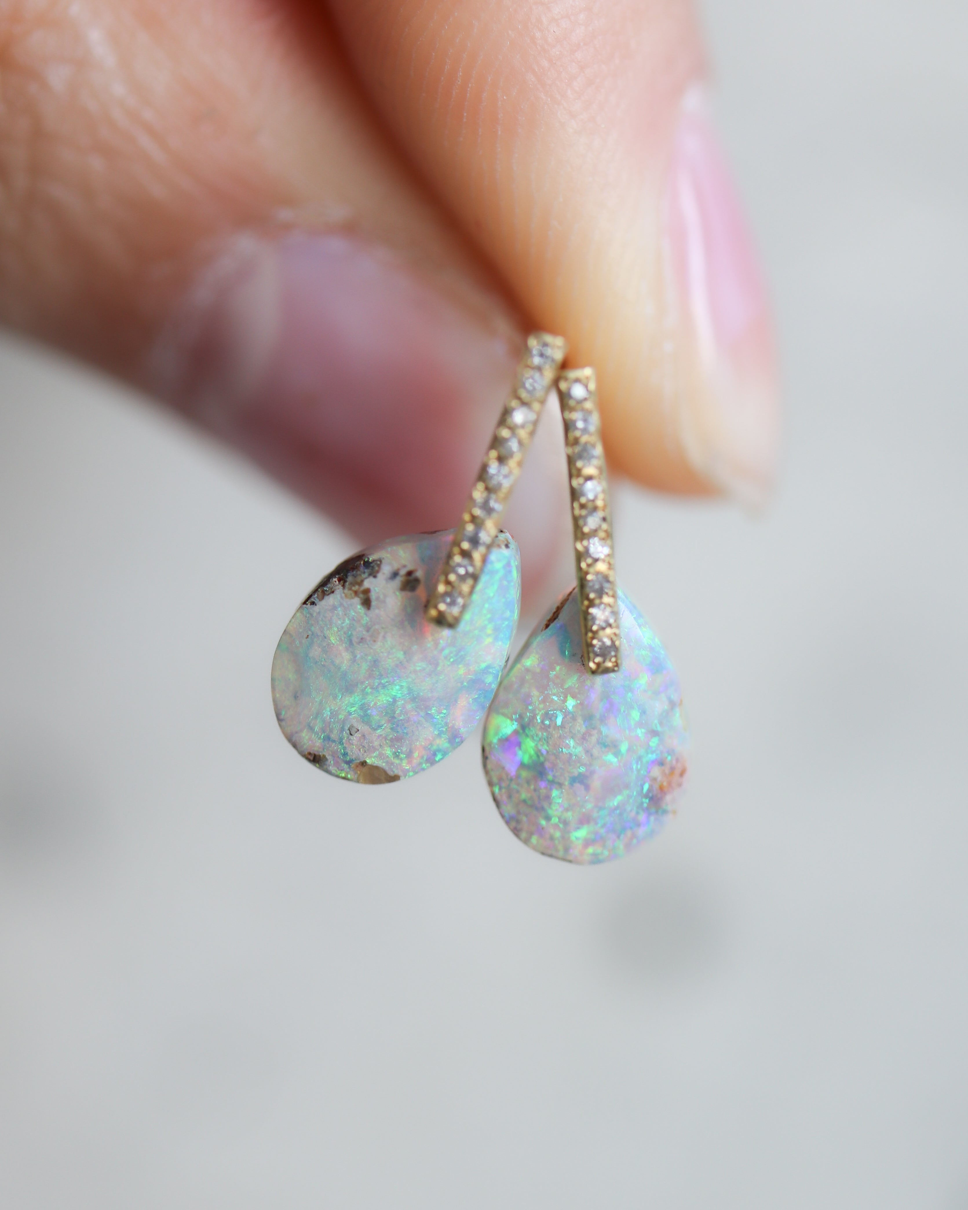 Hibiki Stone Pierced Earring - Opal / Diamond -