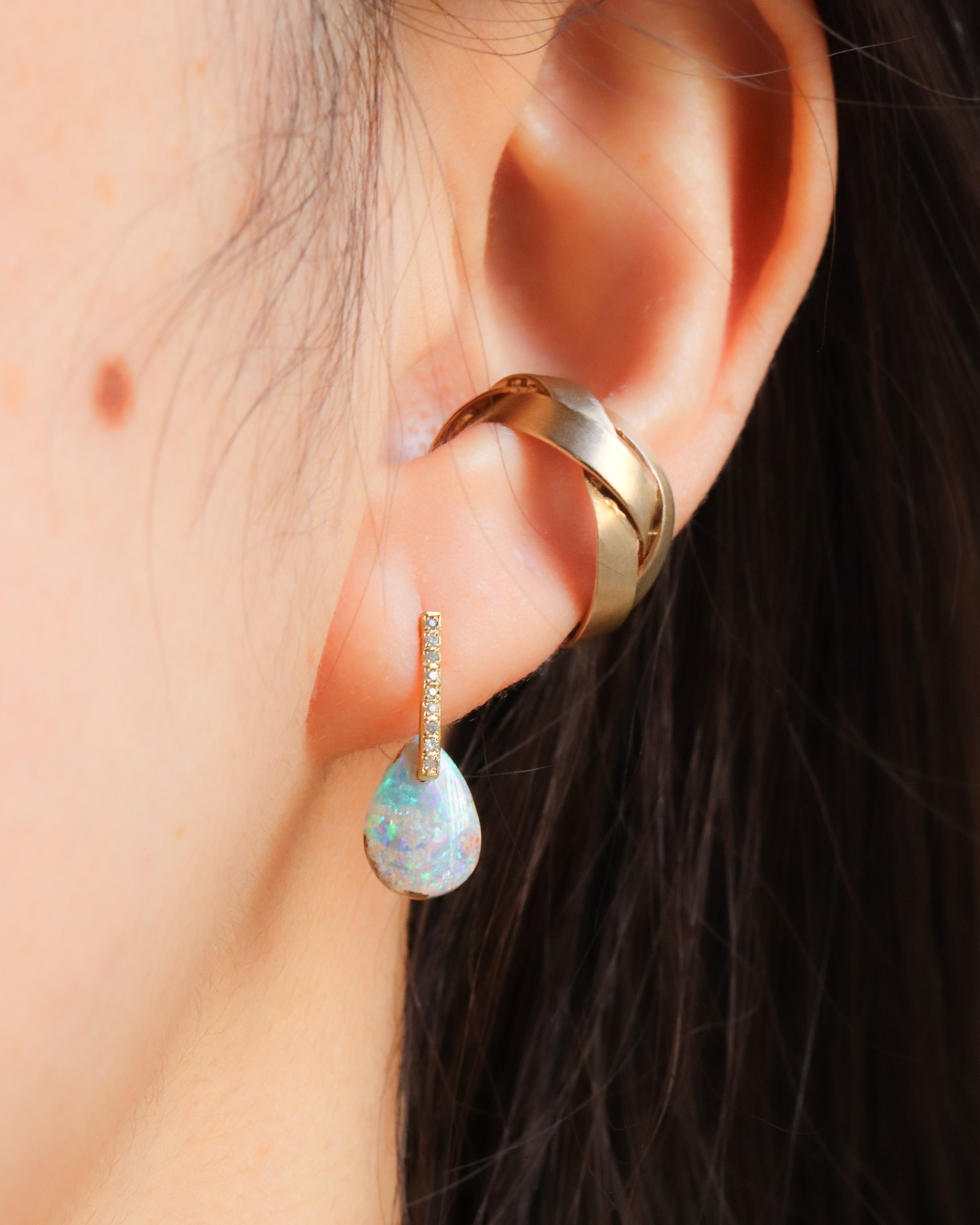 Hibiki Stone Pierced Earring - Opal / Diamond -