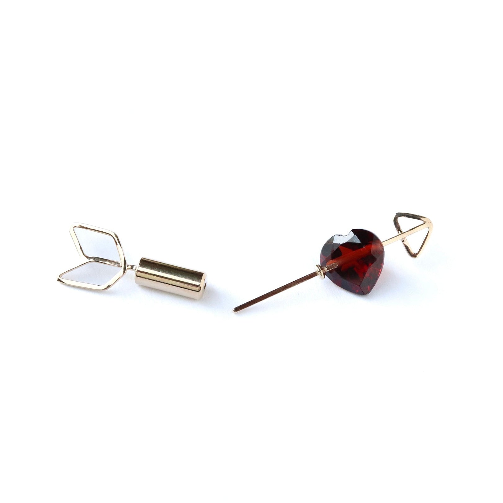 Zukyun Stud Pierced Earring - Garnet -