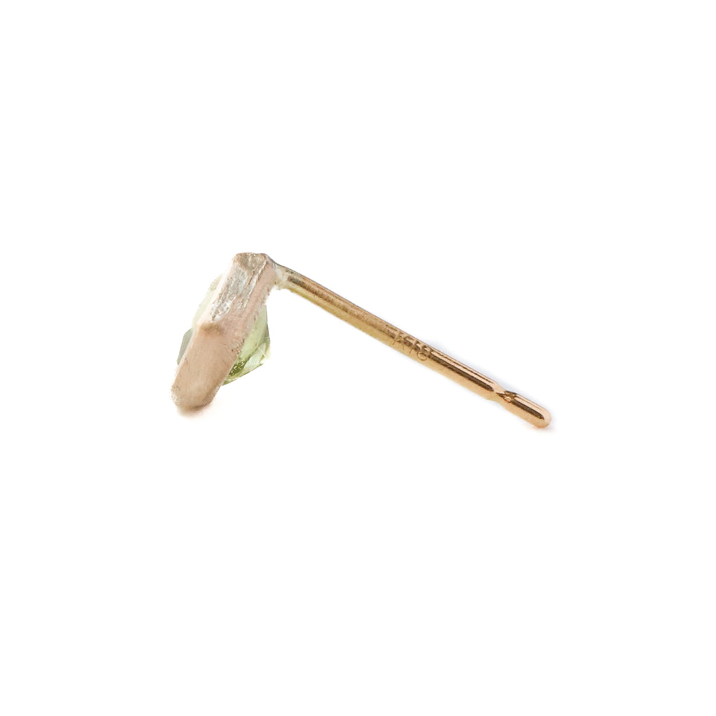 Rough collet Pierced Earring - Peridot -