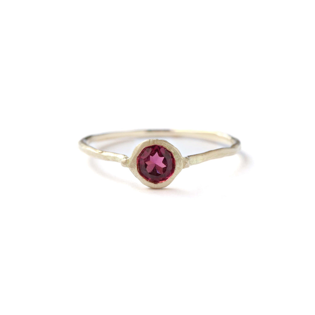 Rough Collet Ring - Rhodolite Garnet -