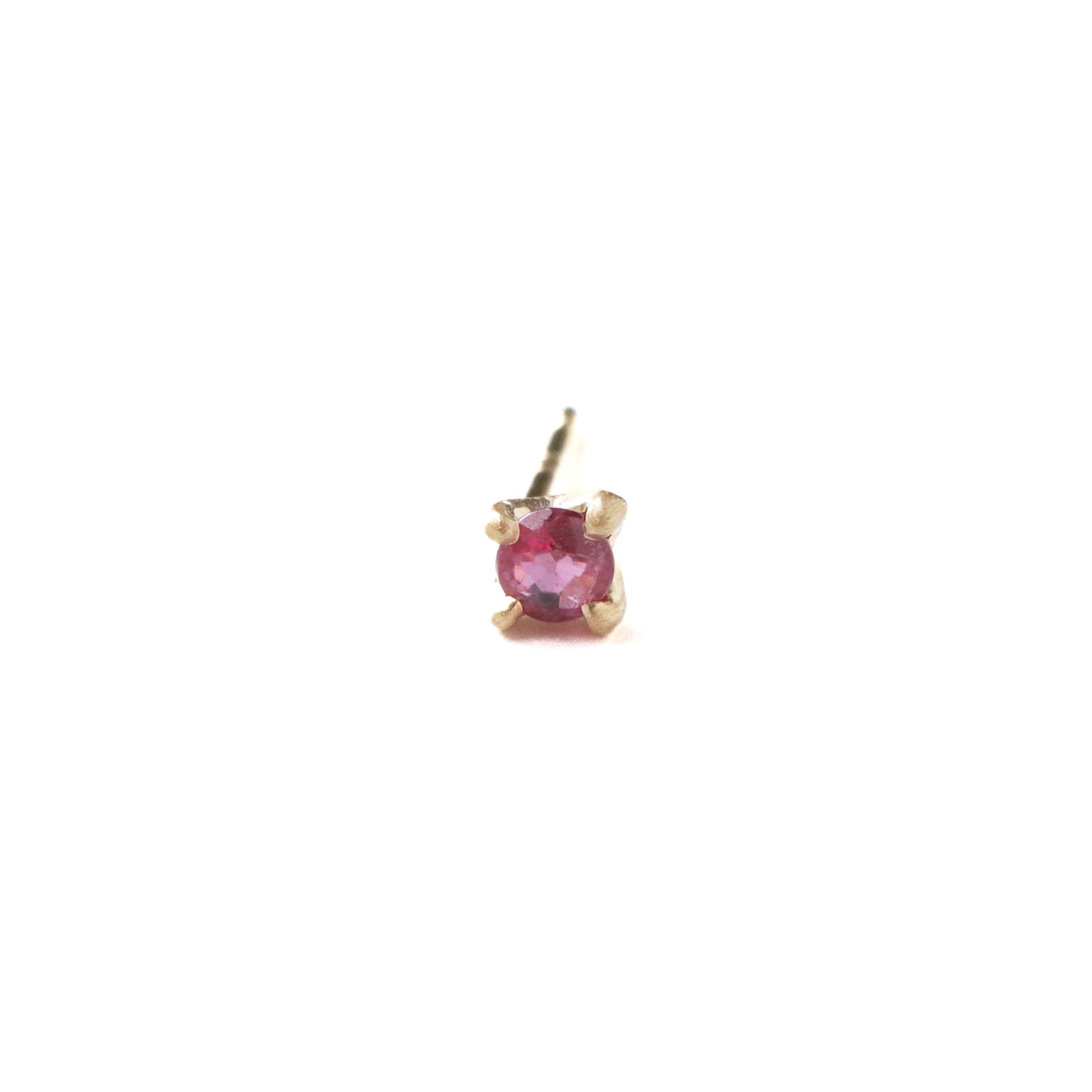 【Online Exclusive】Prong Pierced Earring - Ruby -