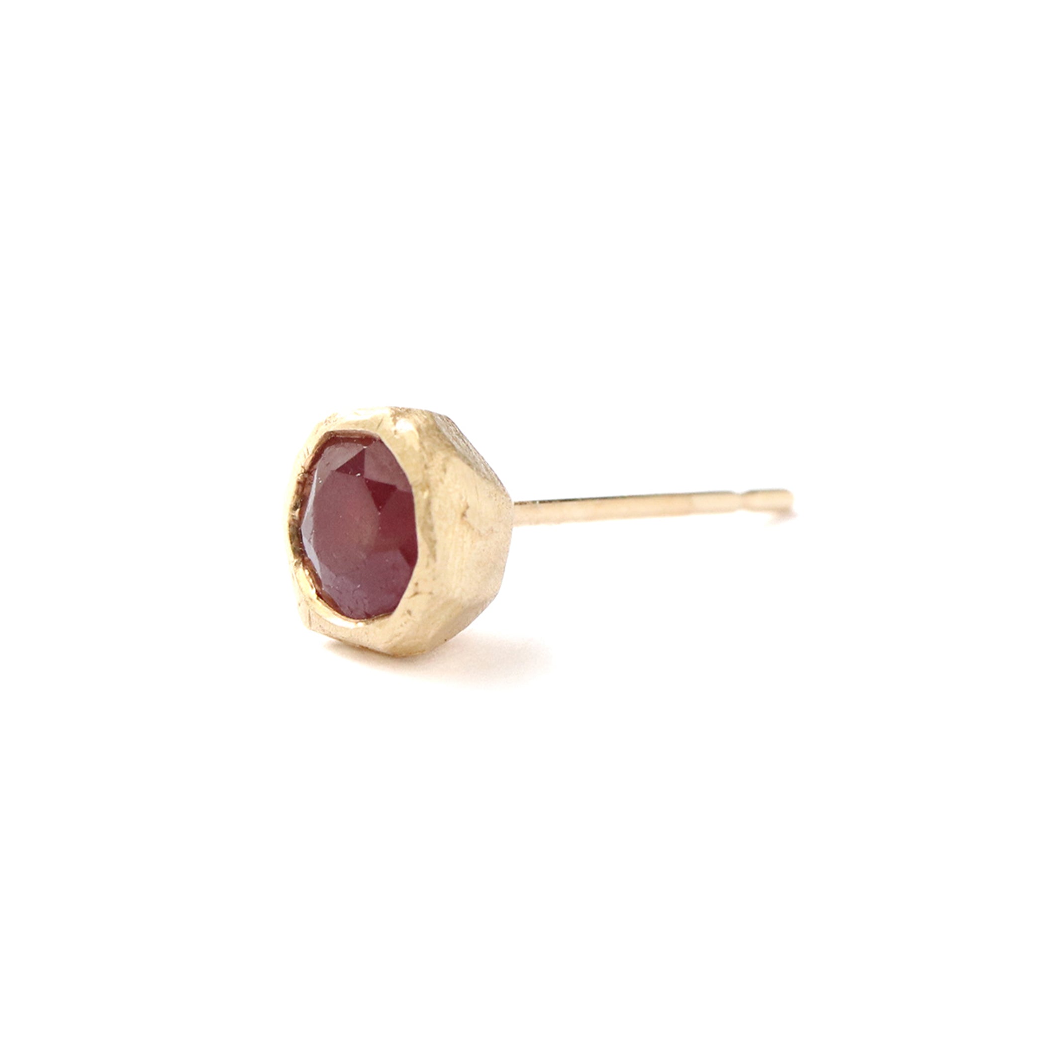 Rough collet Pierced Earring - Ruby -