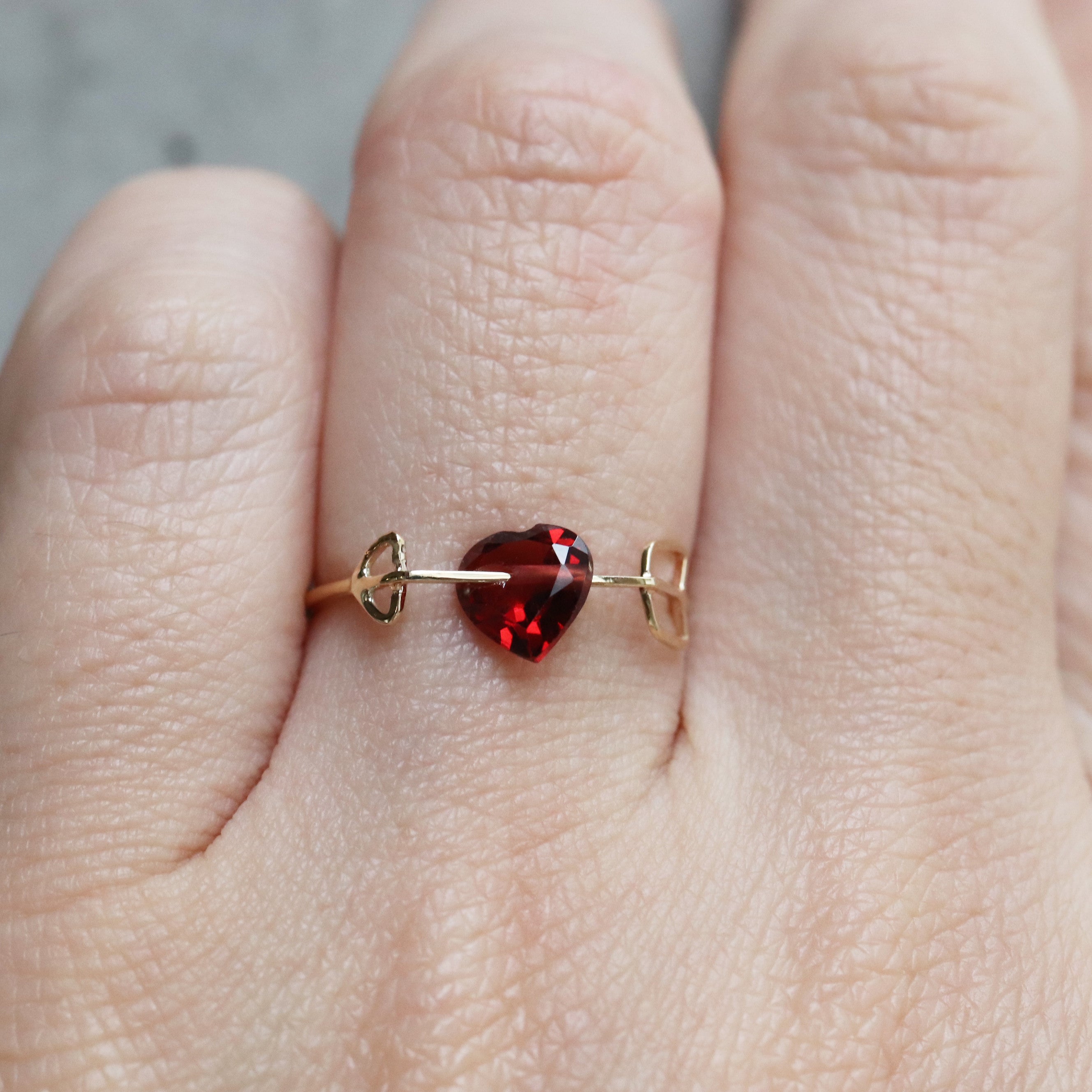Zukyun Ring - Garnet -