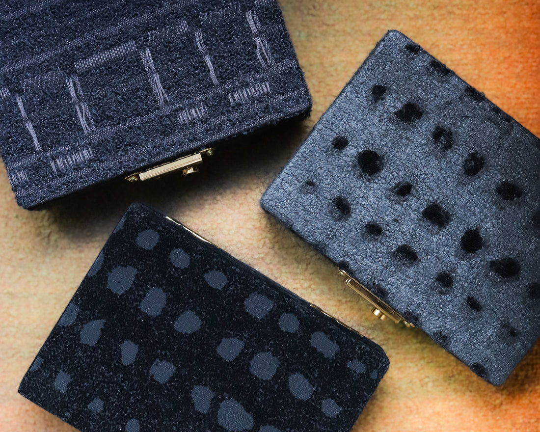 日本でデザインされ、織物の産地で生まれた特別な布とキャリーケース