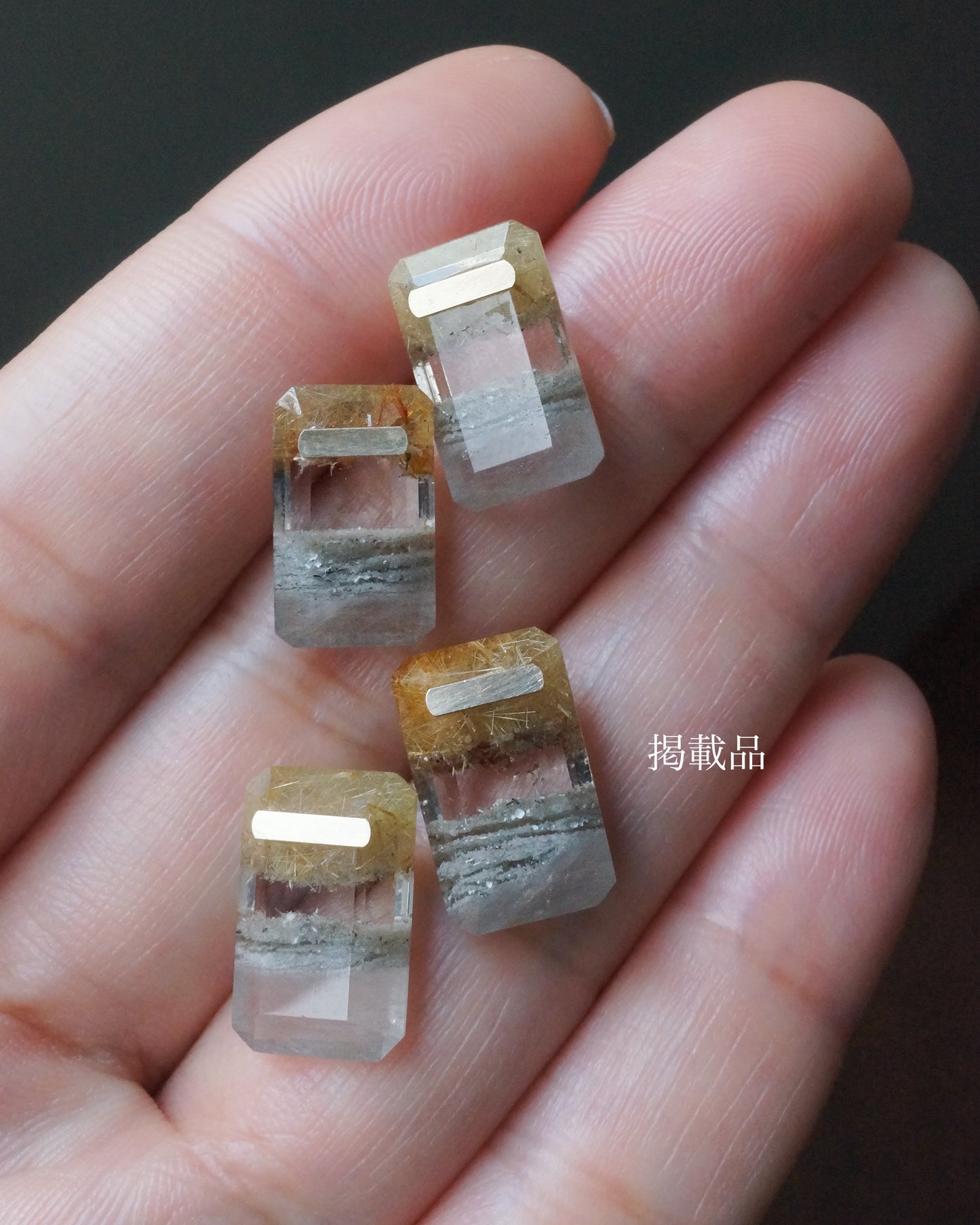 Bar stone Pierced Earring - Quartz -