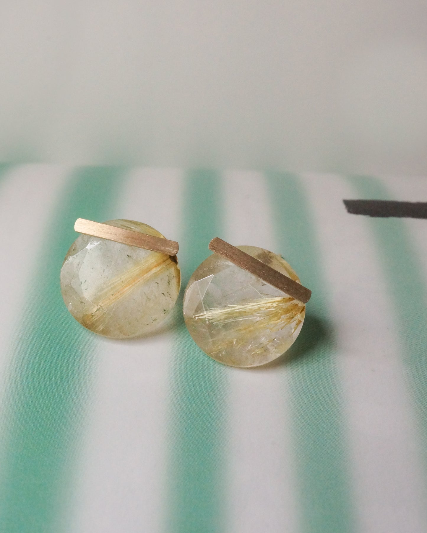 Bar stone Pierced Earring - Golden Rutilated Quartz -