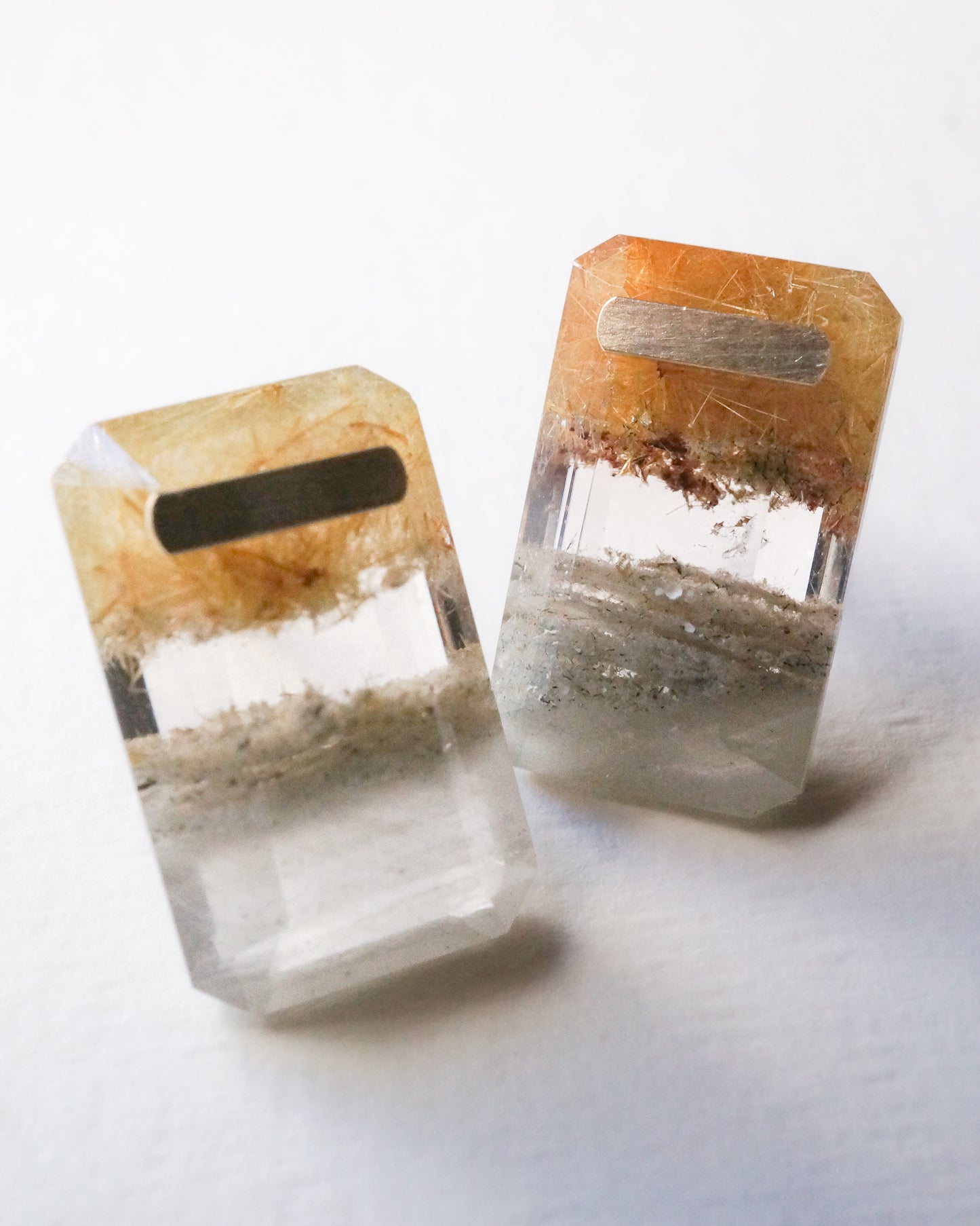 Bar stone Pierced Earring - Quartz -