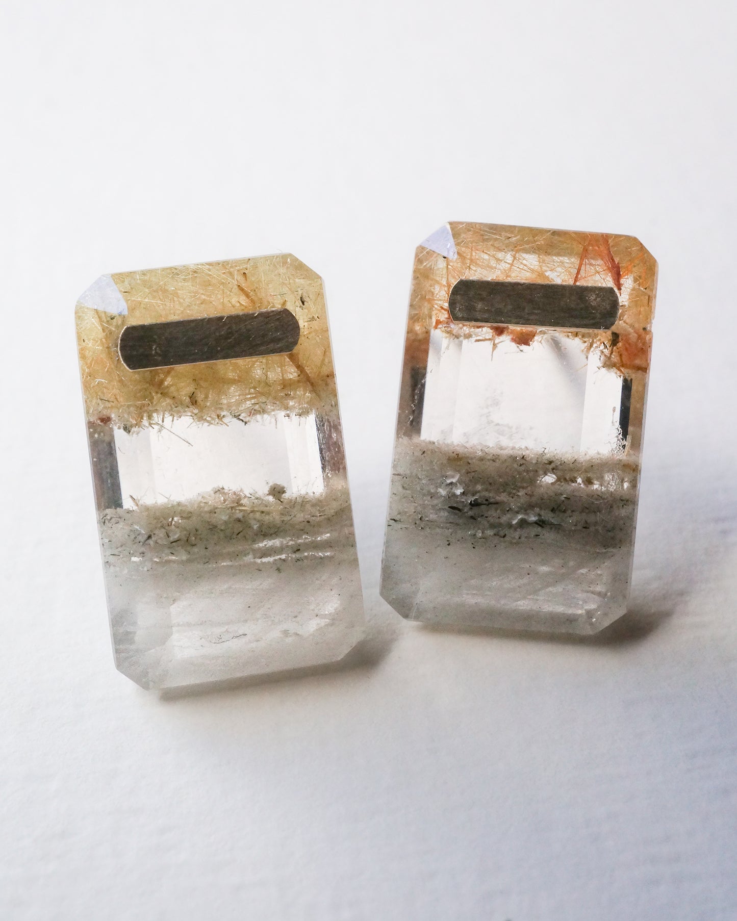 Bar stone Pierced Earring - Quartz -