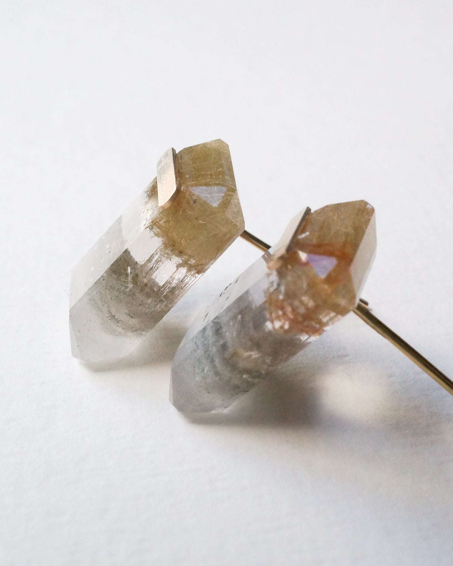 Bar stone Pierced Earring - Quartz -