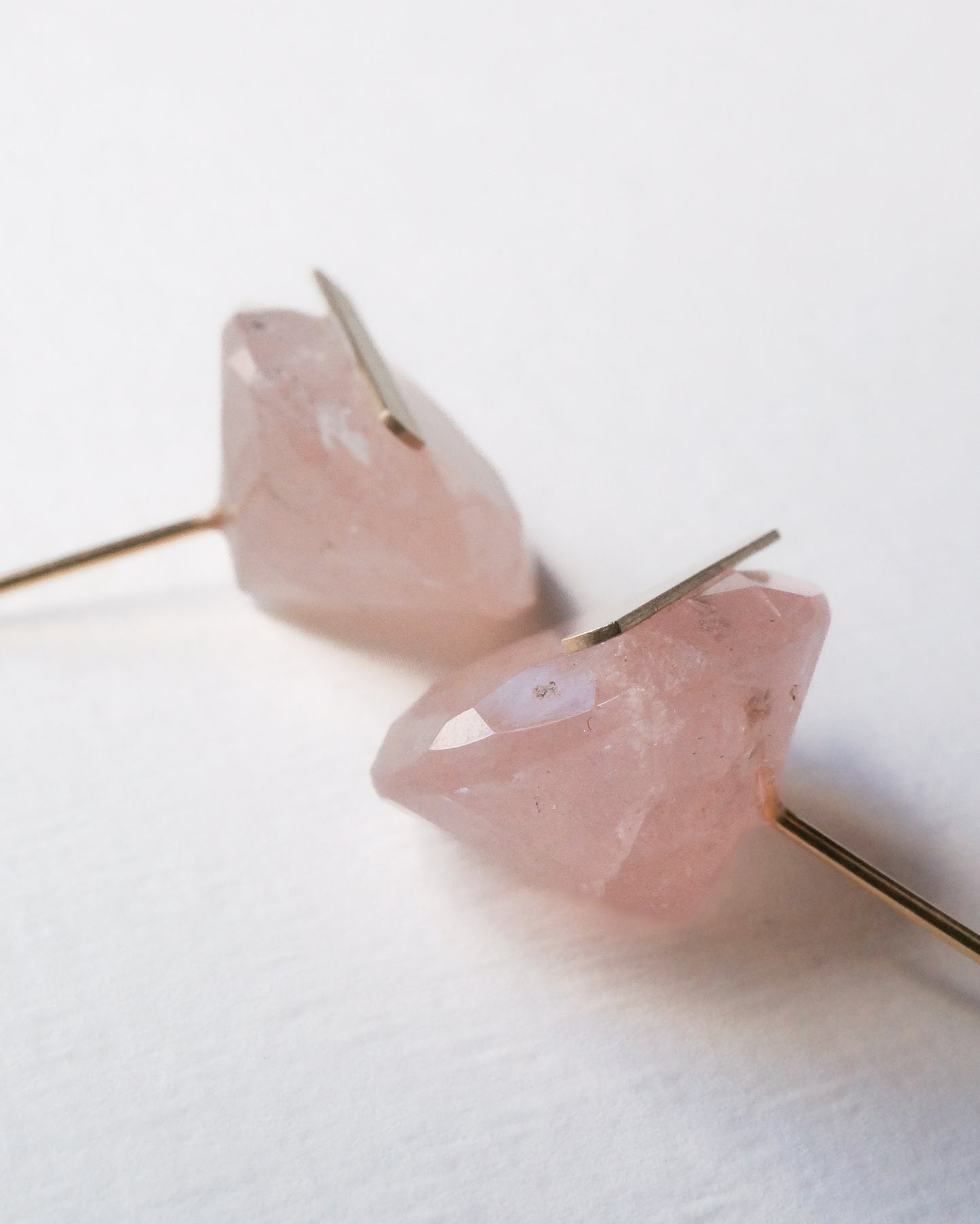 Bar stone Pierced Earring - Morganite -