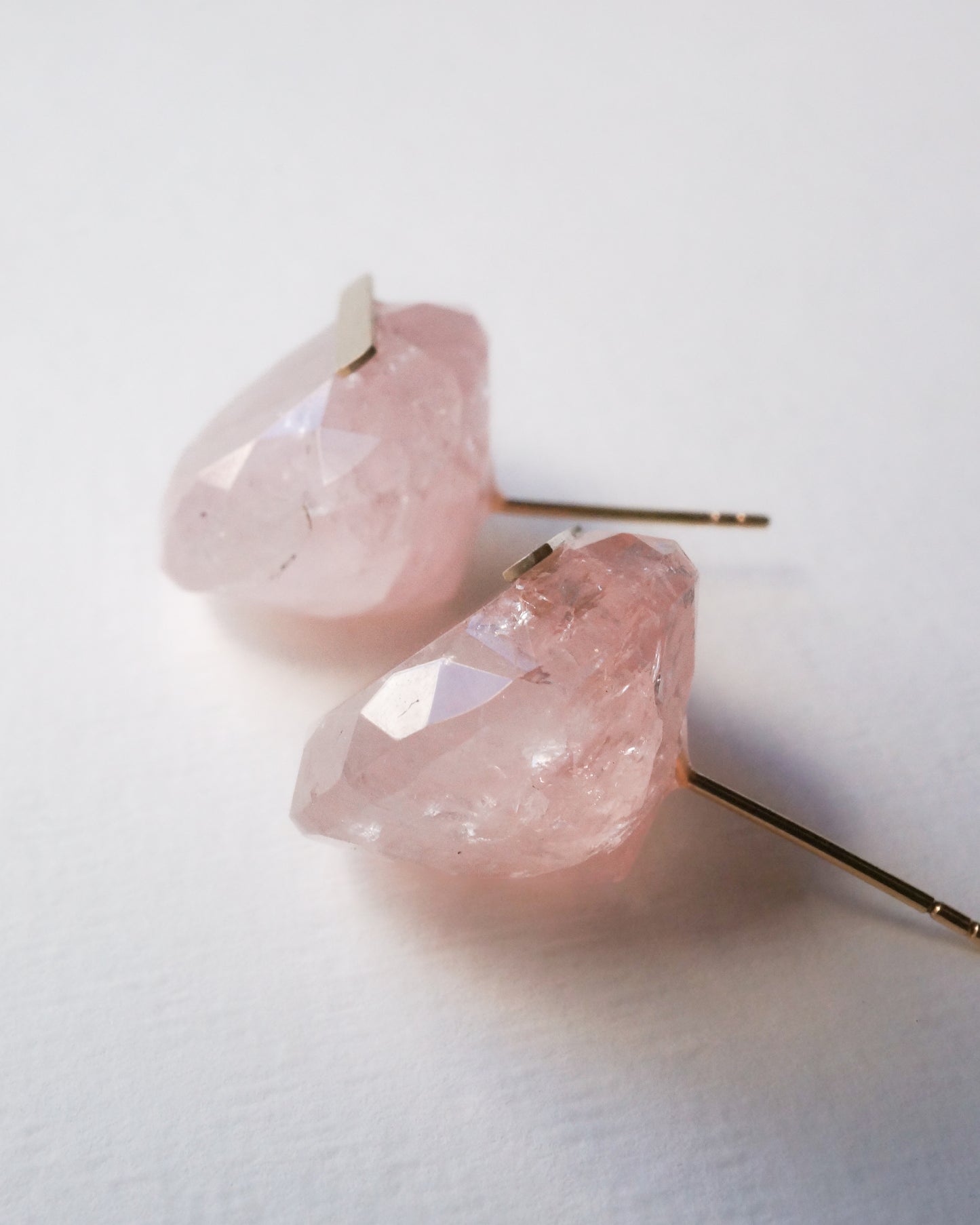 Bar stone Pierced Earring - Morganite -