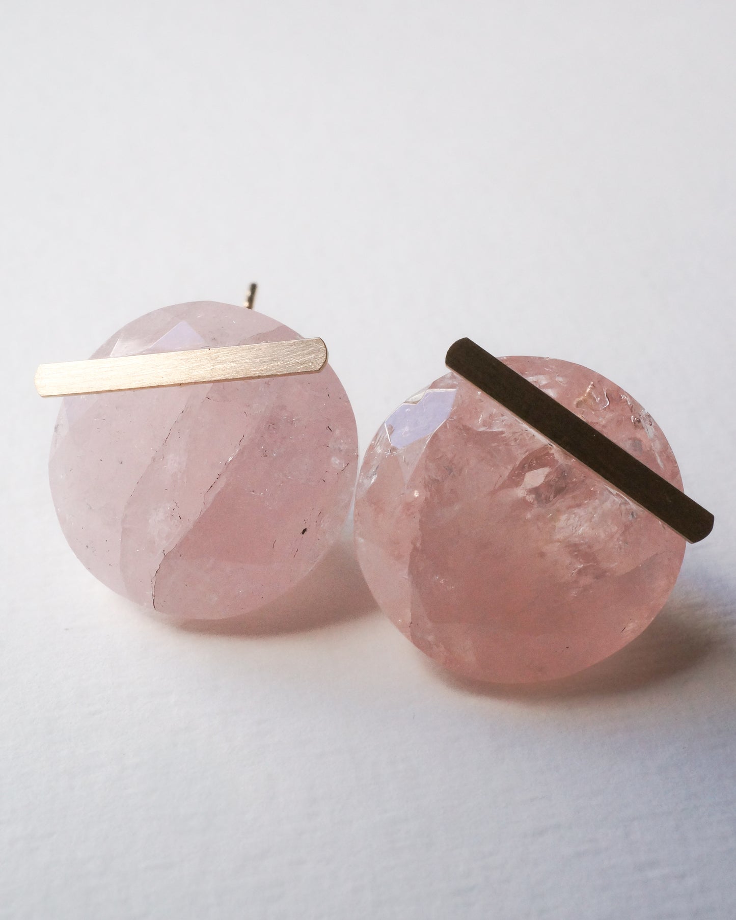 Bar stone Pierced Earring - Morganite -