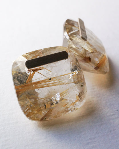 Bar stone Pierced Earring - Golden Rutilated Quartz -