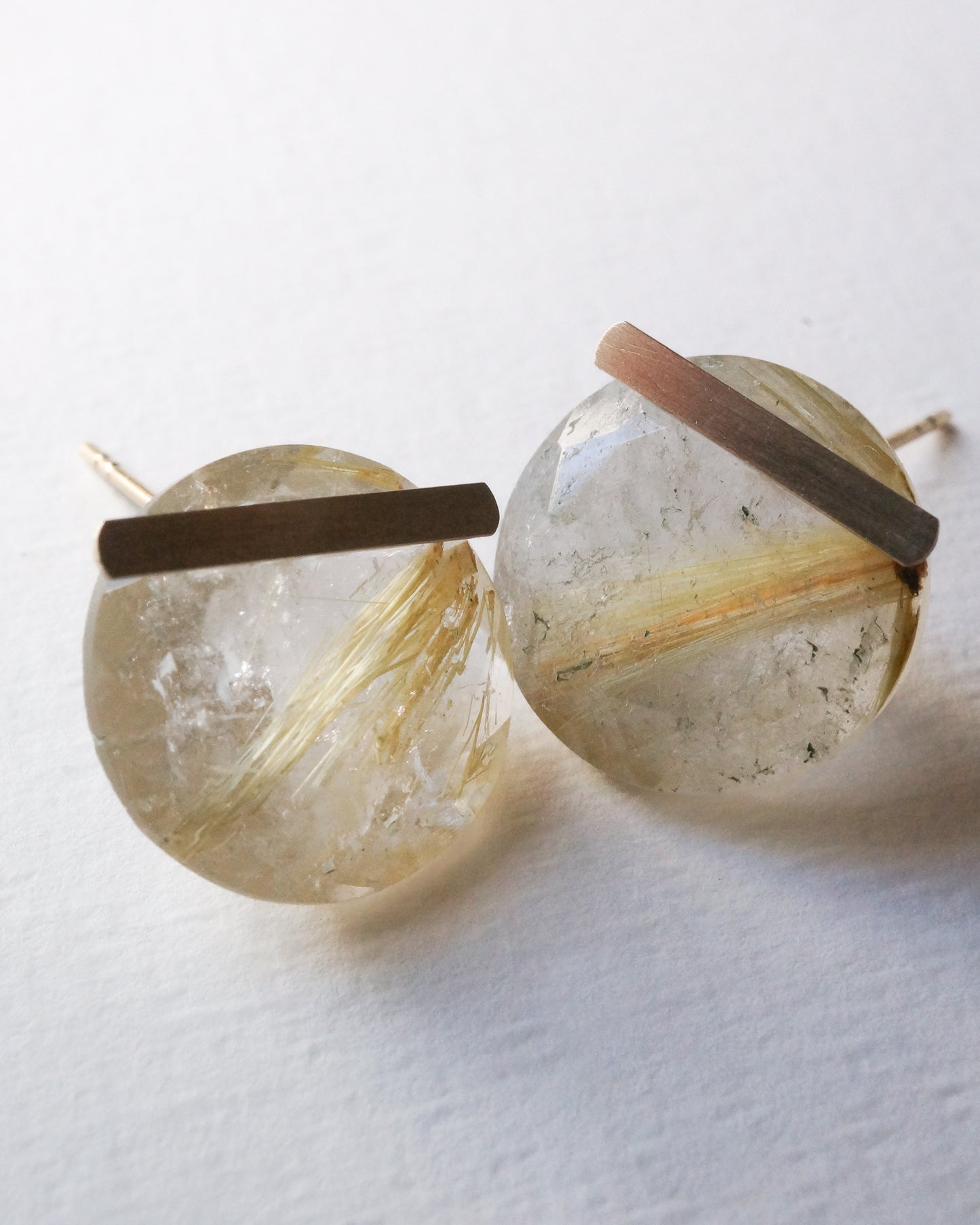 Bar stone Pierced Earring - Golden Rutilated Quartz -