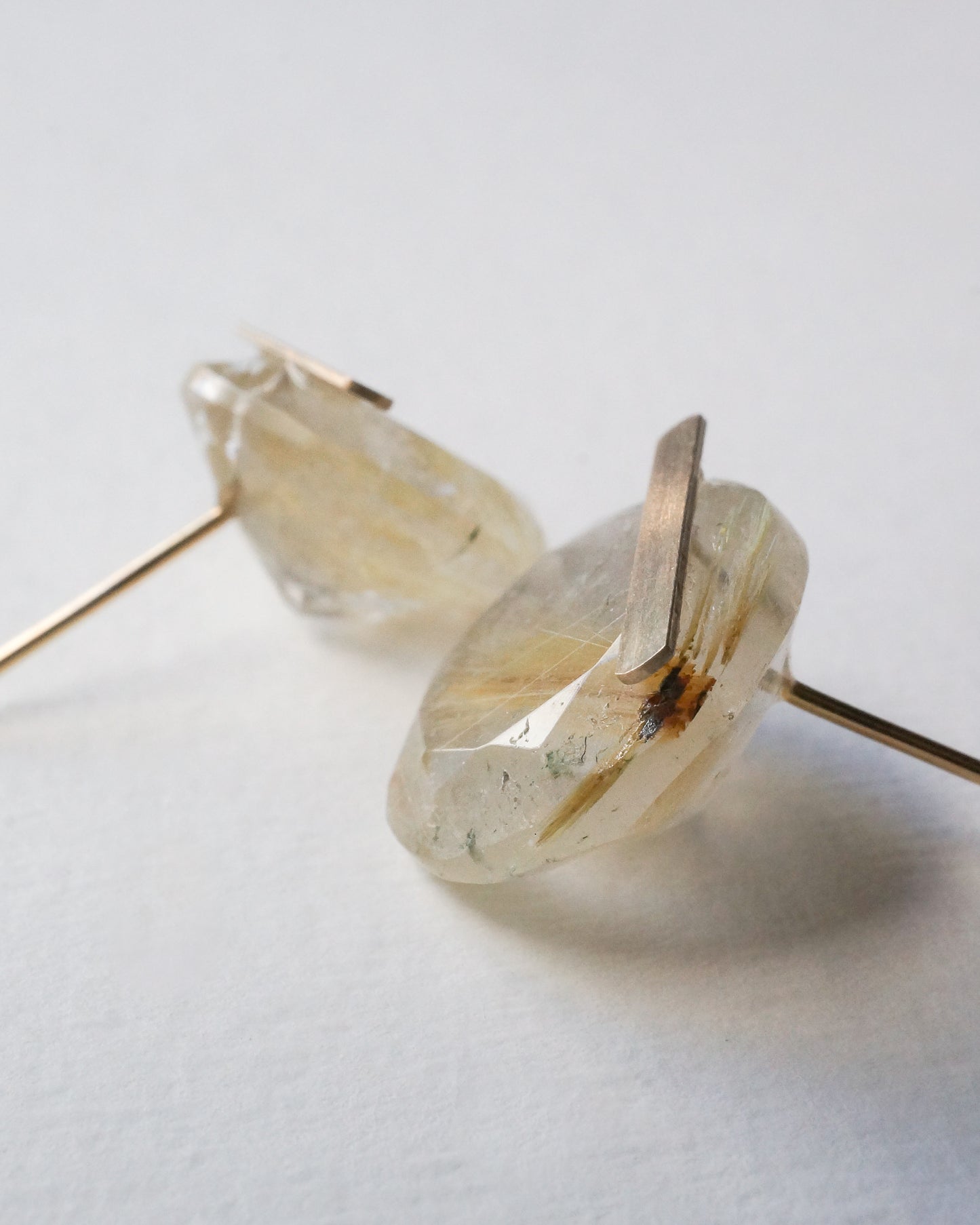 Bar stone Pierced Earring - Golden Rutilated Quartz -