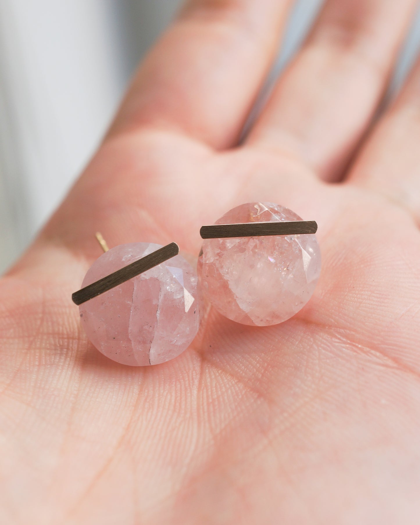 Bar stone Pierced Earring - Morganite -