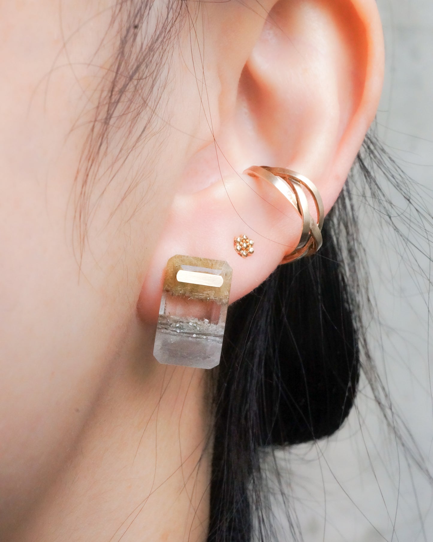 Bar stone Pierced Earring - Quartz -