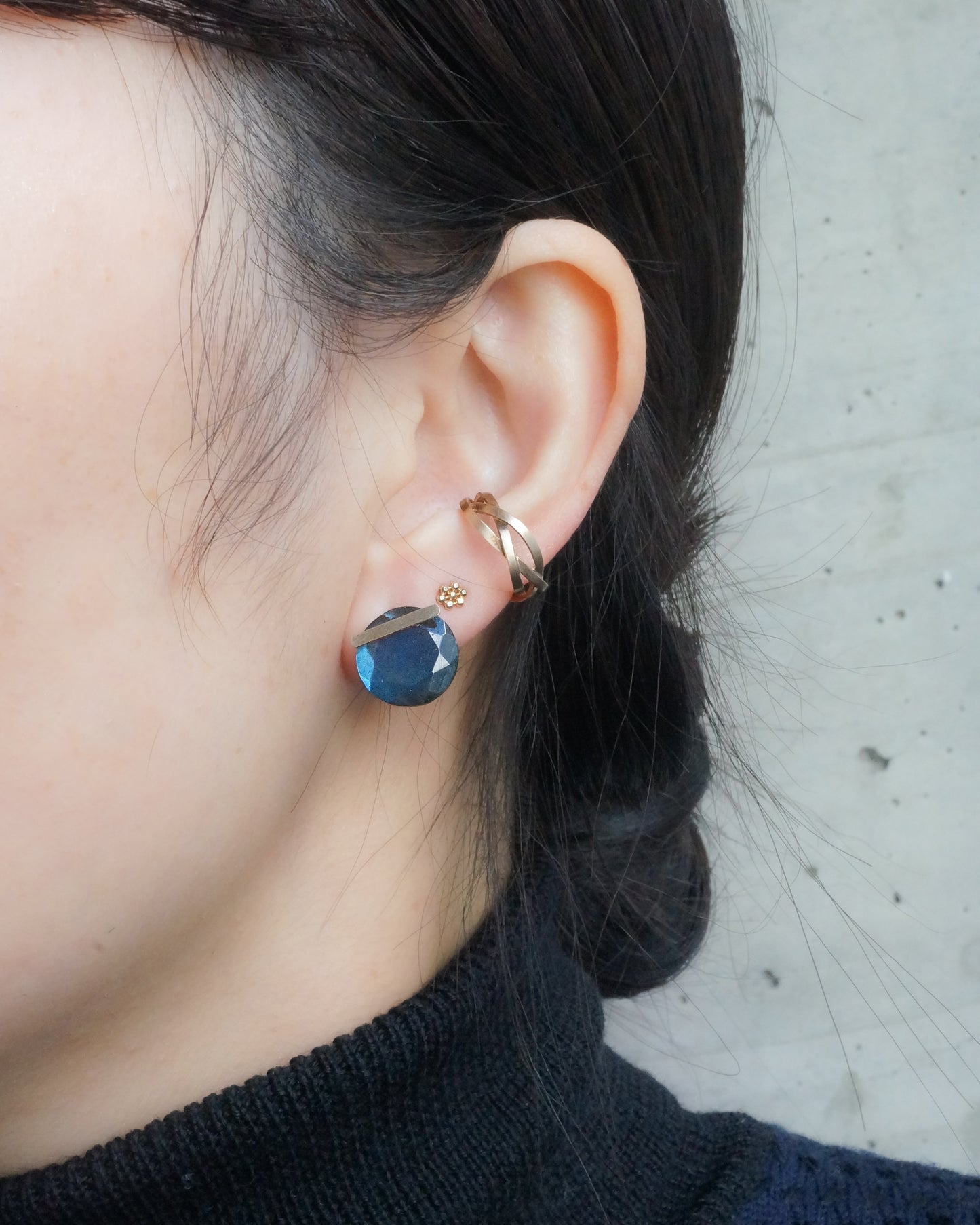 Bar stone Pierced Earring - Labradorite -