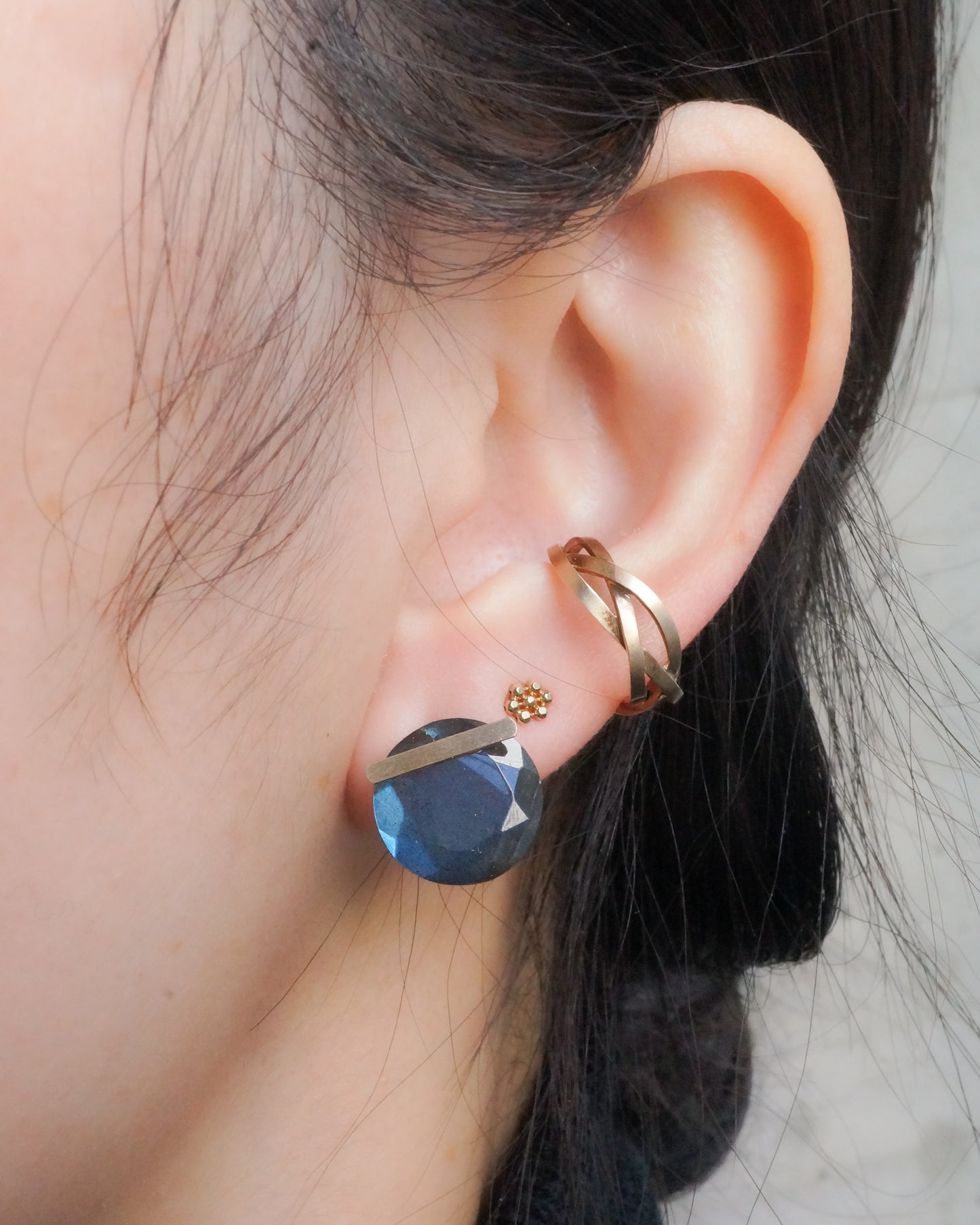 Bar stone Pierced Earring - Labradorite -