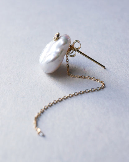 Flat Pierced Earring - Keshi Pearl -