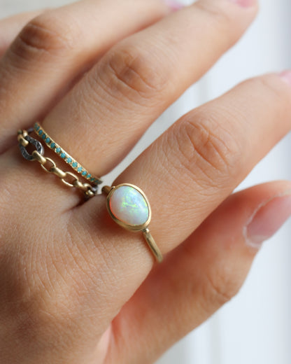 Collet Ring - Opal -