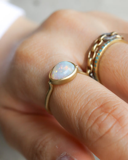 Collet Ring - Opal -