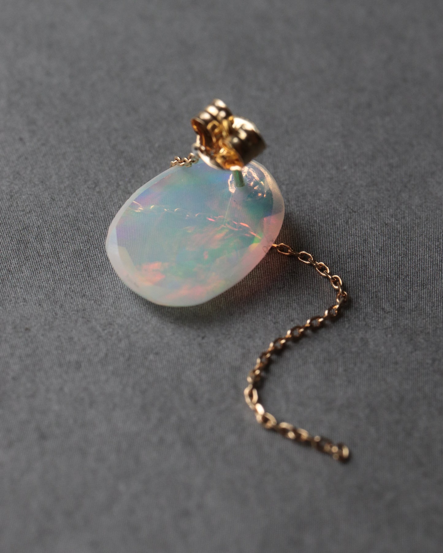 Flat Pierced Earring - Opal -