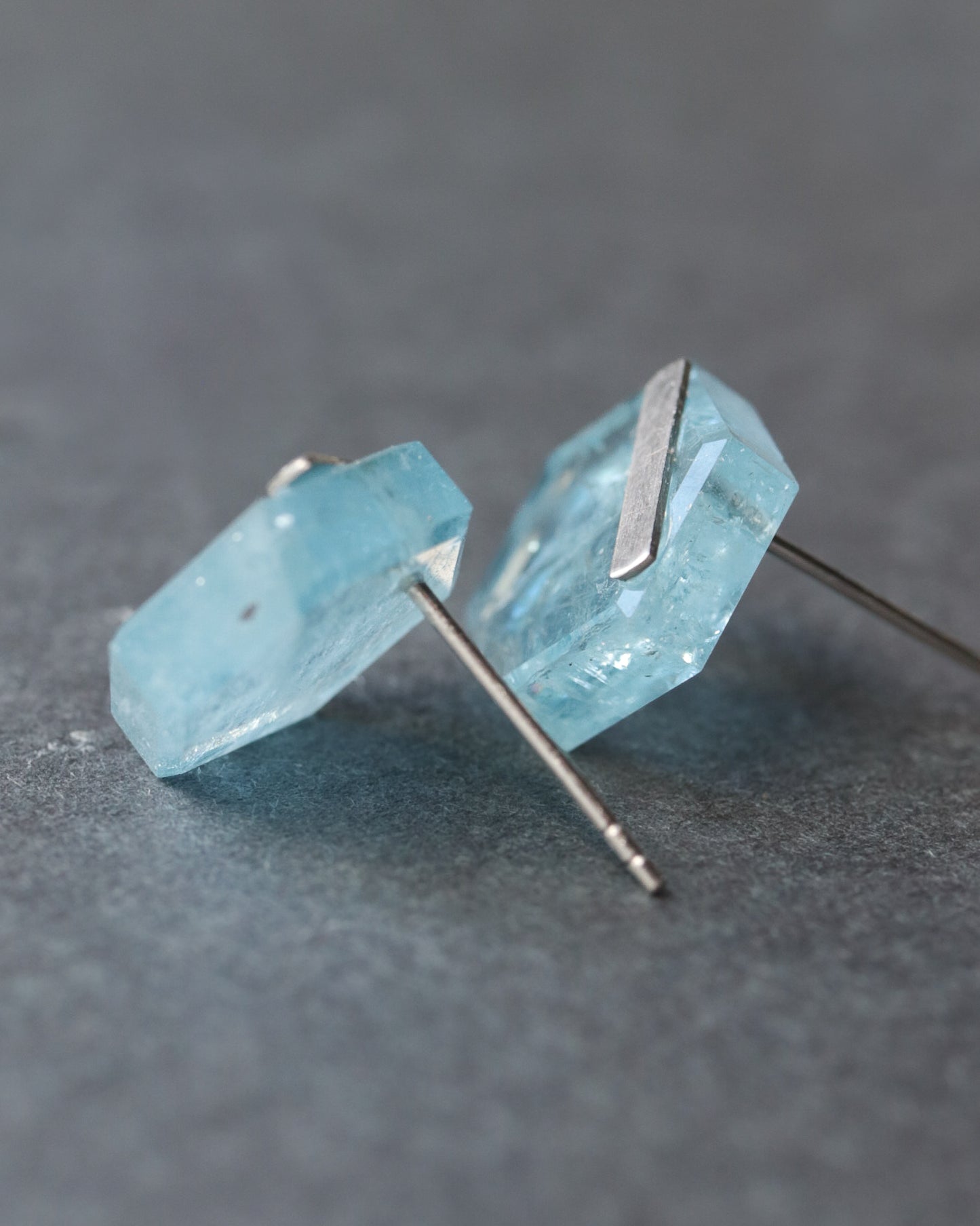 Bar stone Pierced Earring - Aquamarine -