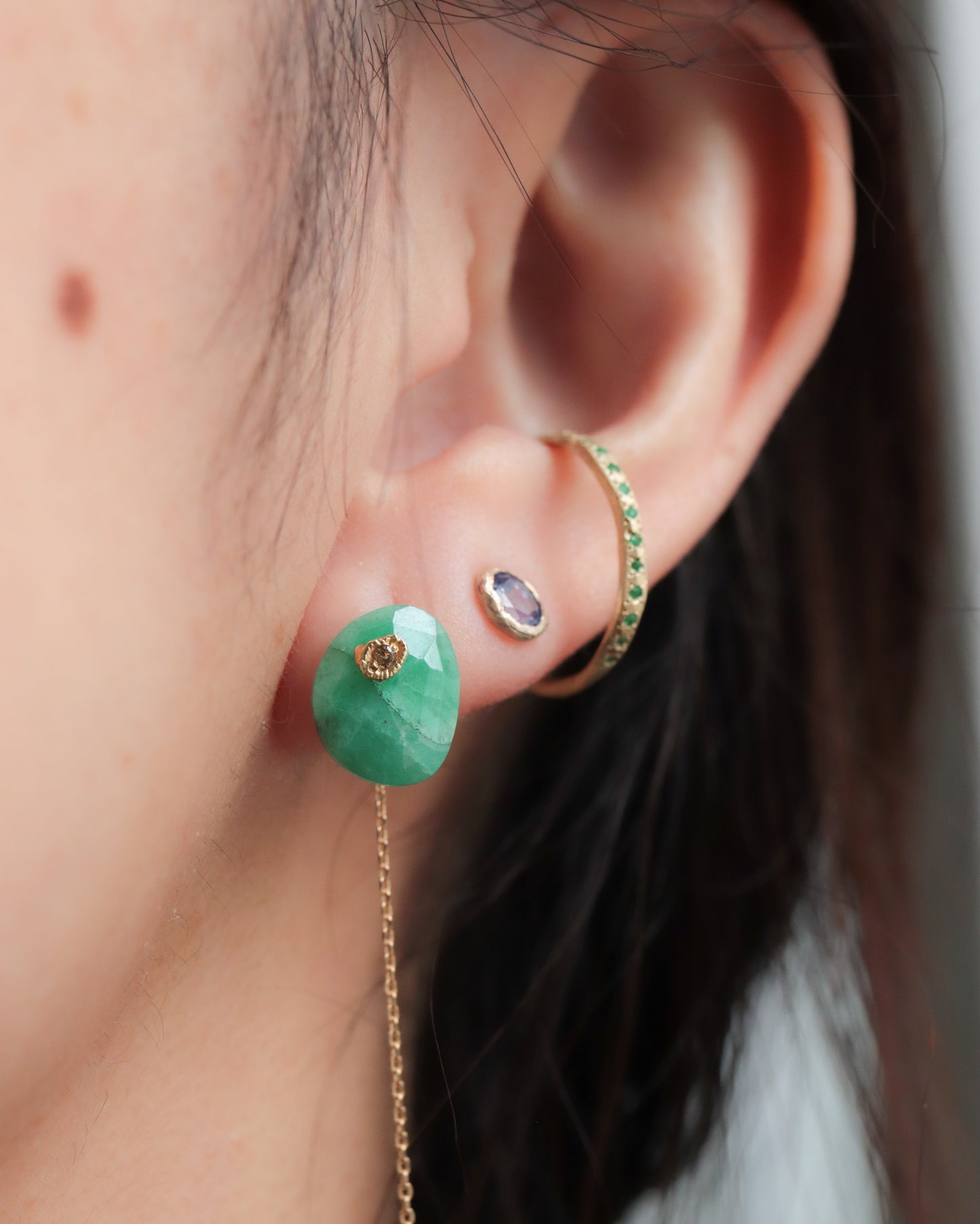 Flat Pierced Earring - Emerald -