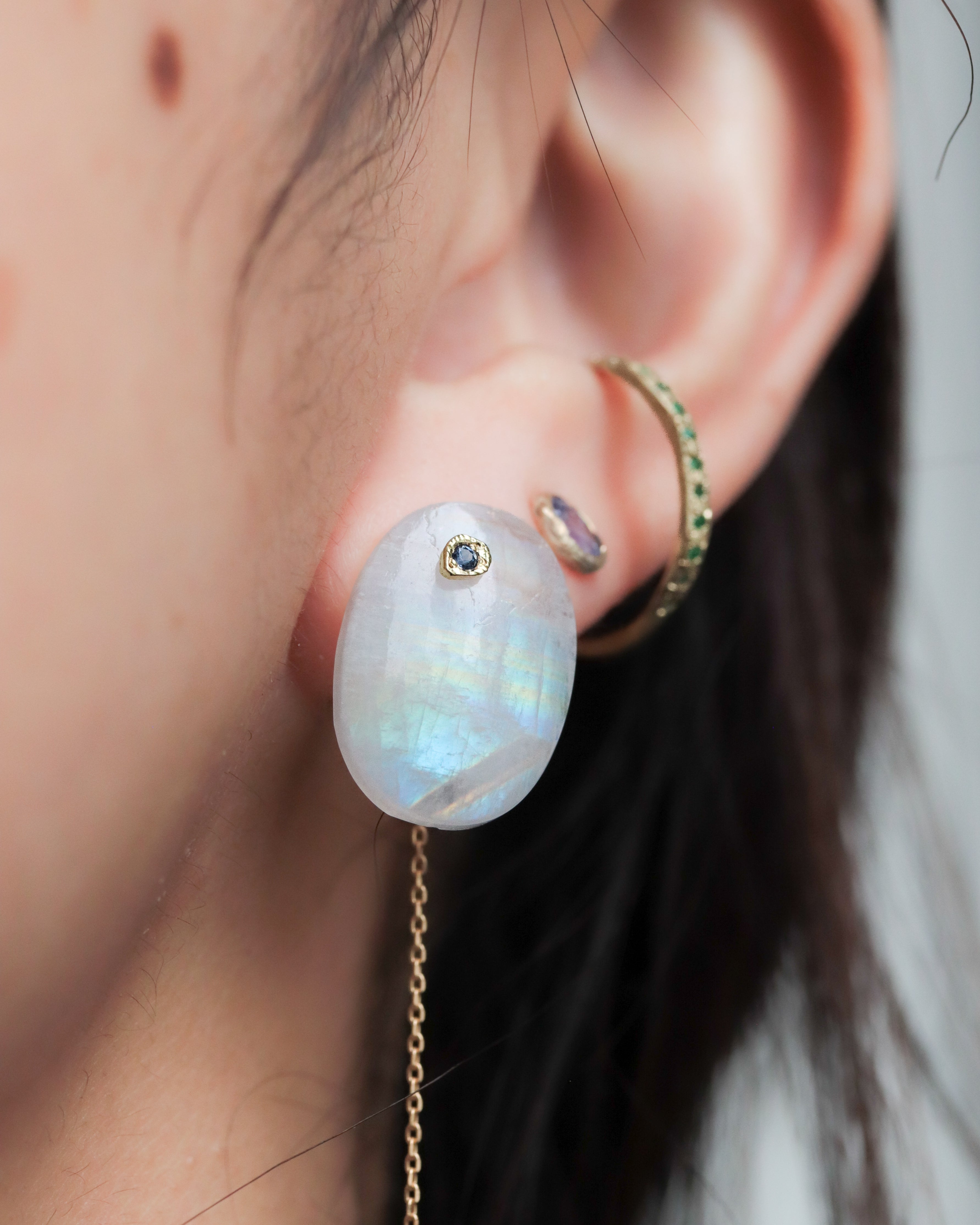 Flat Pierced Earring - Rainbow Moon Stone - – MONAKA jewellery