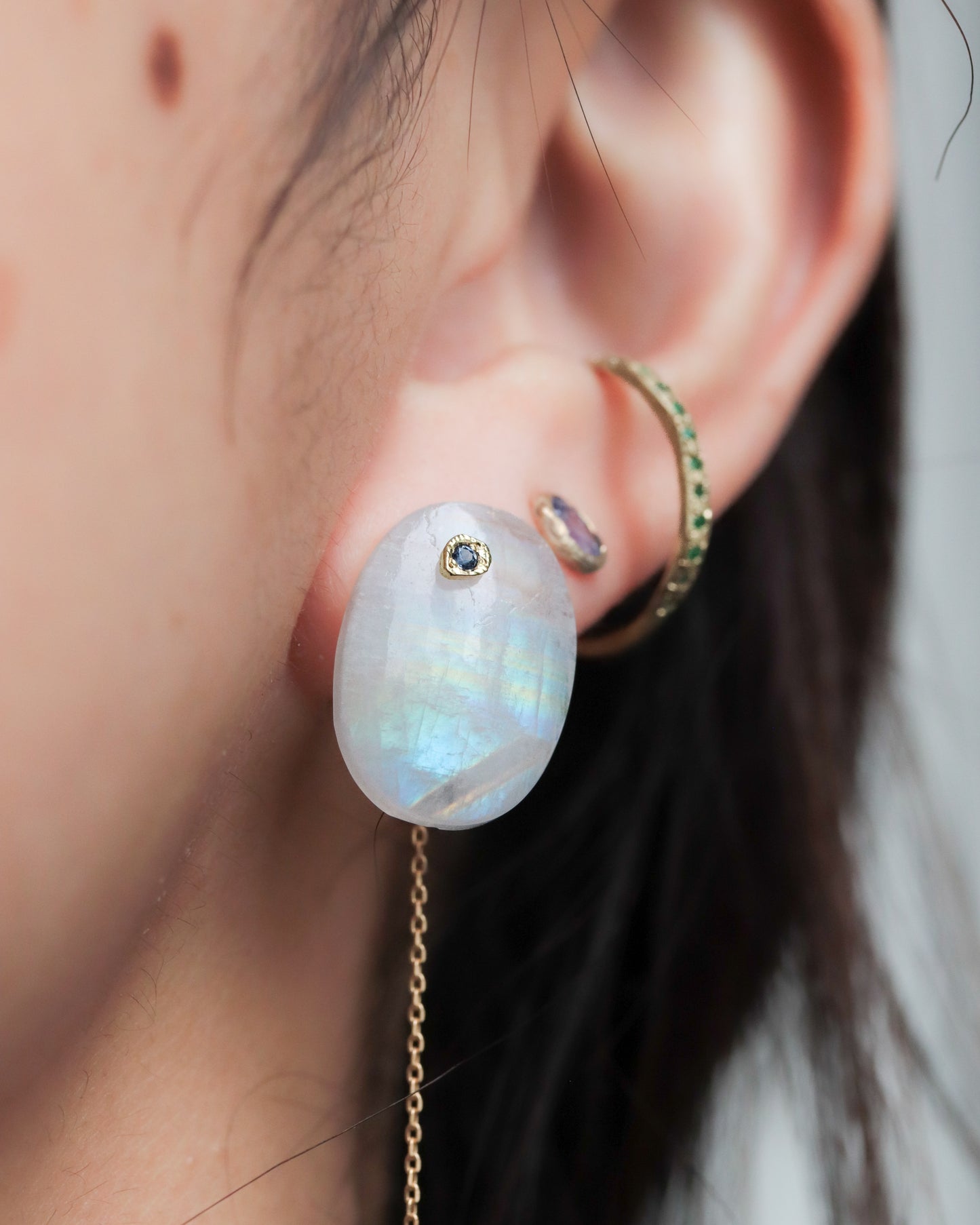 Flat Pierced Earring - Rainbow Moon Stone -