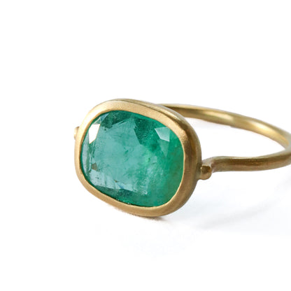 Collet Ring - Emerald -