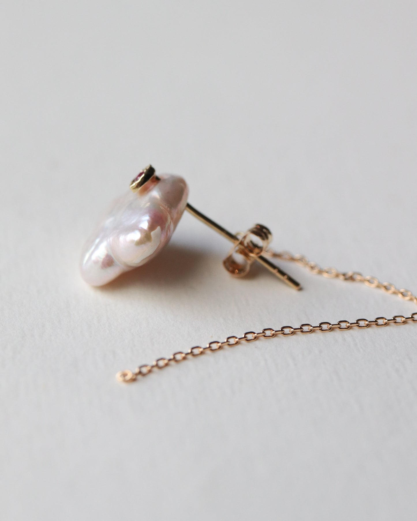 Flat Pierced Earring - keshi Pearl -