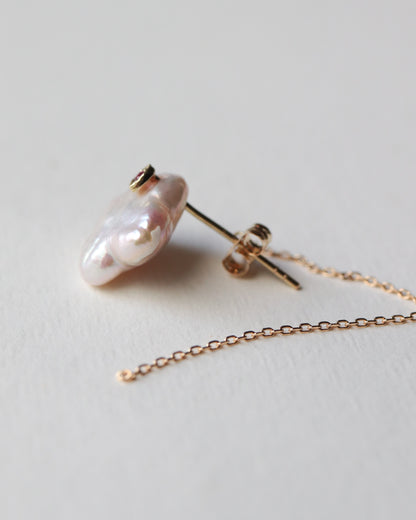 Flat Pierced Earring - keshi Pearl -