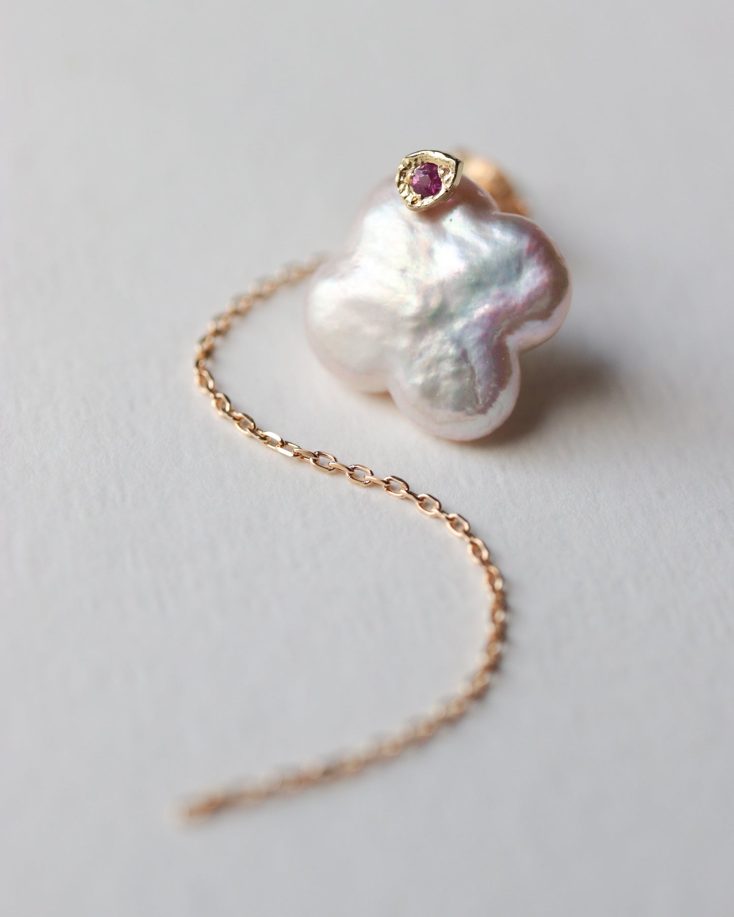 Flat Pierced Earring - keshi Pearl -