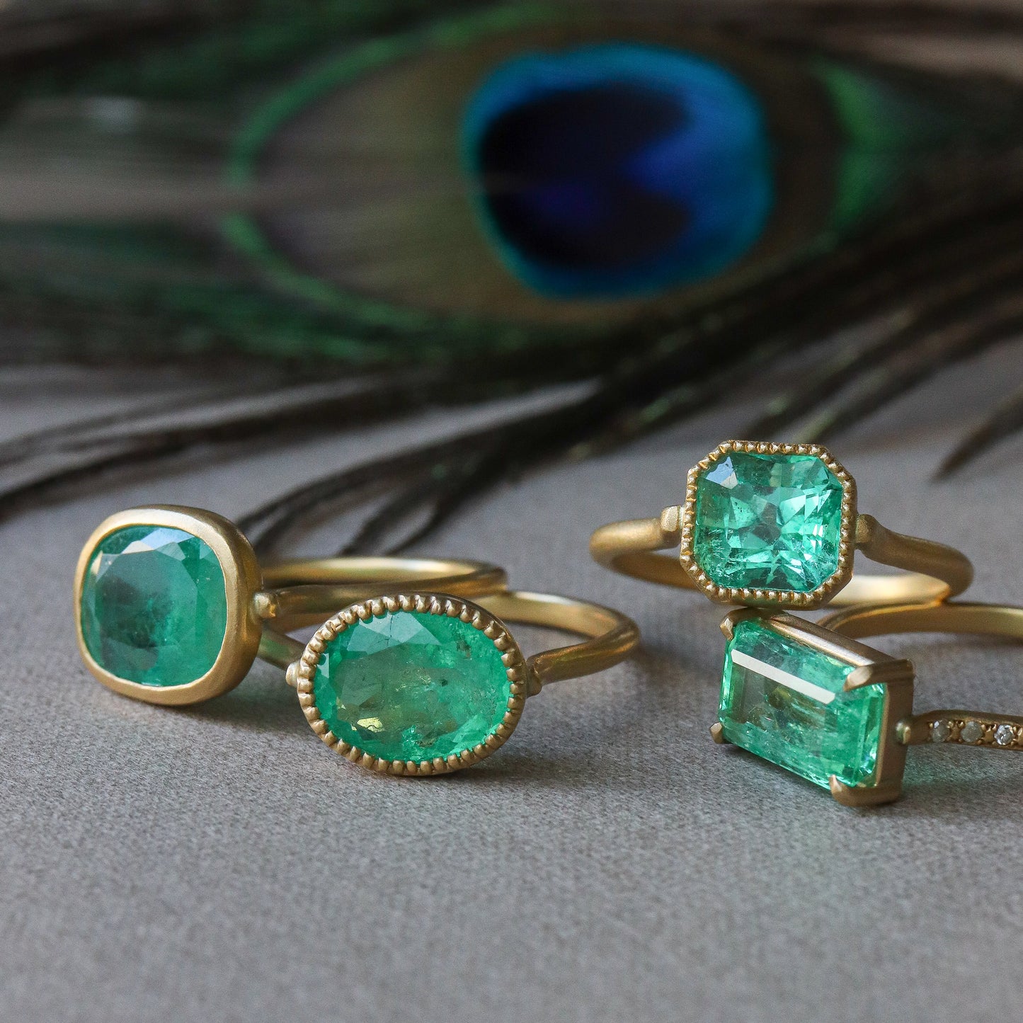 Collet Ring - Emerald -