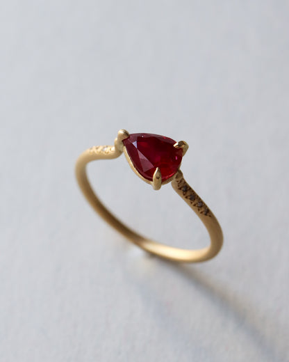 【coming soon】Prong Ring - Ruby -