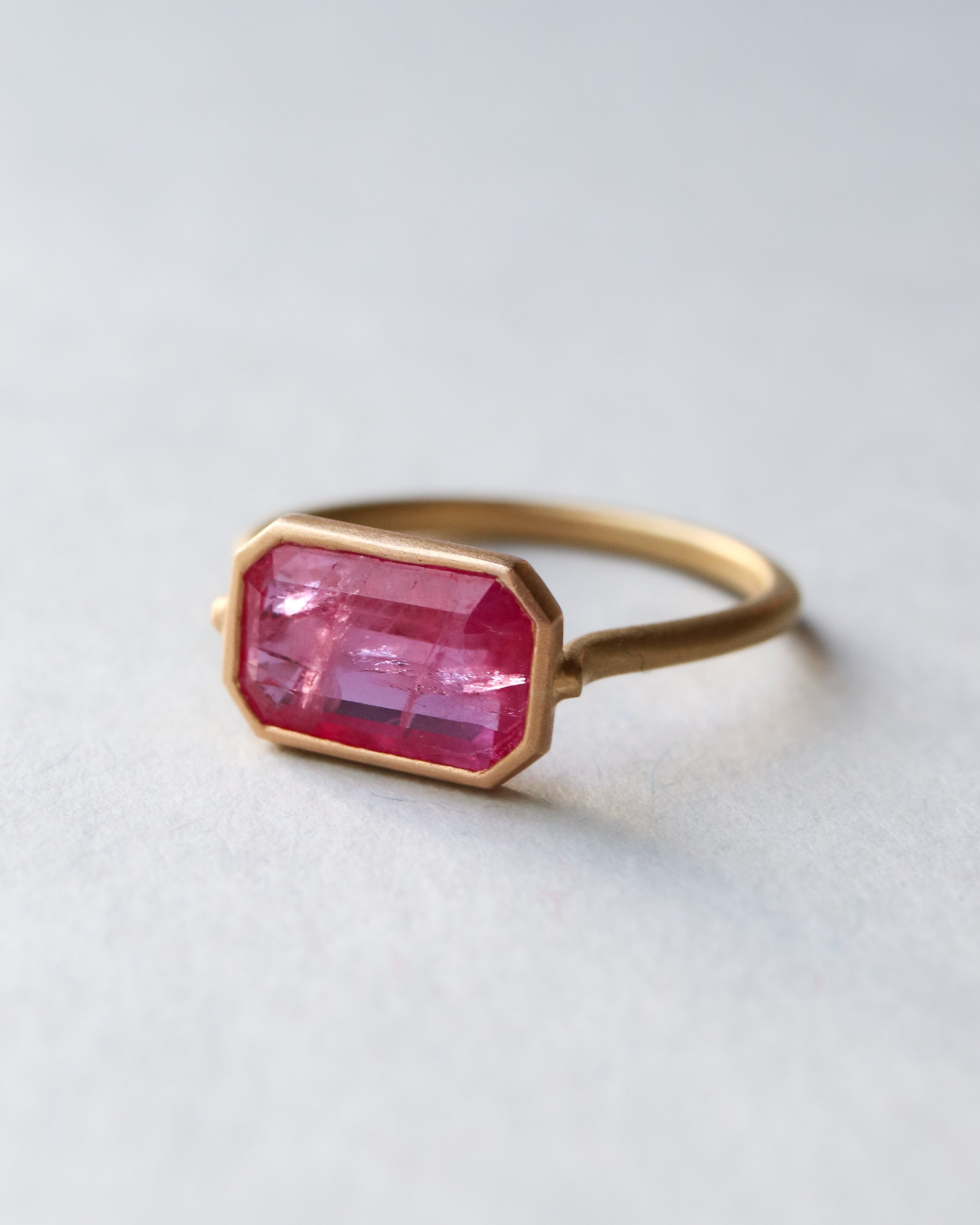 Collet Ring - Ruby -