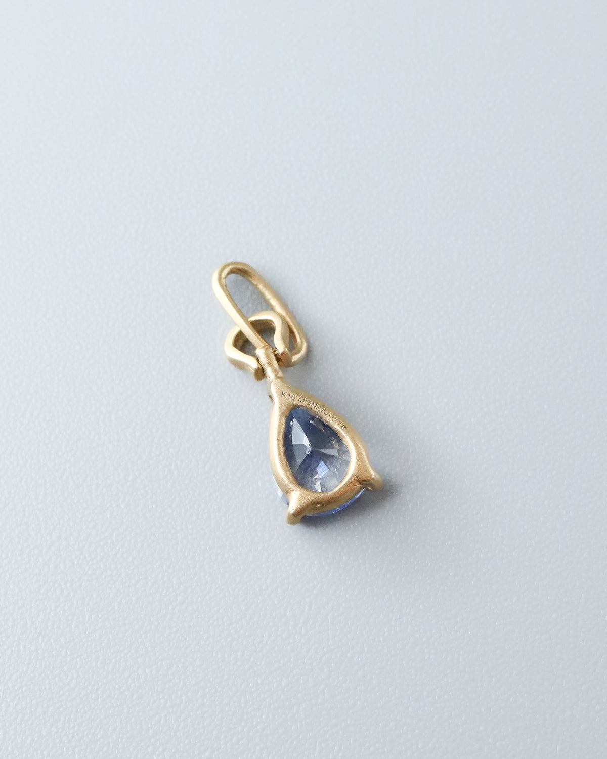 Horse Shoe Prong Necklace - Sapphire -