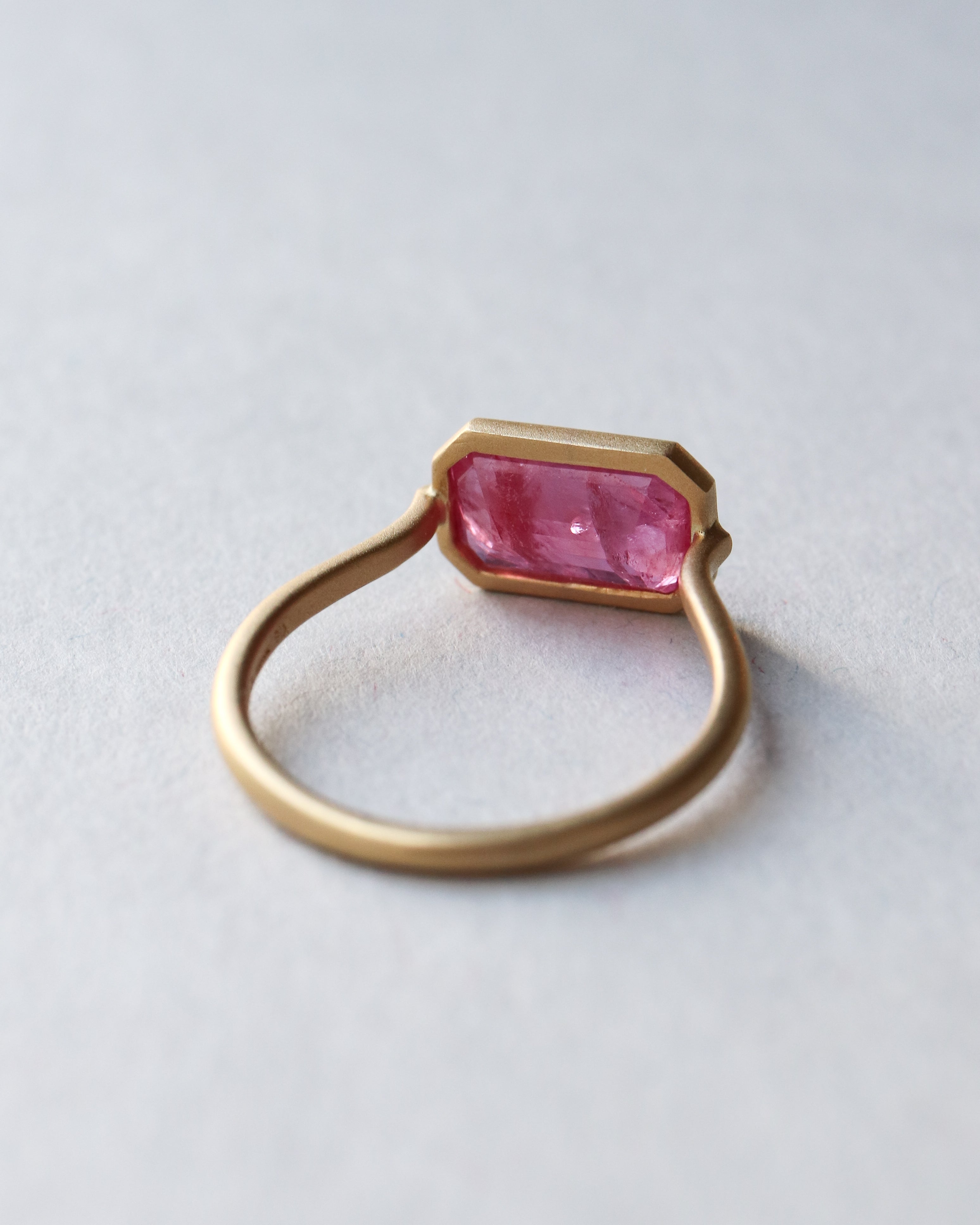 Collet Ring - Ruby -
