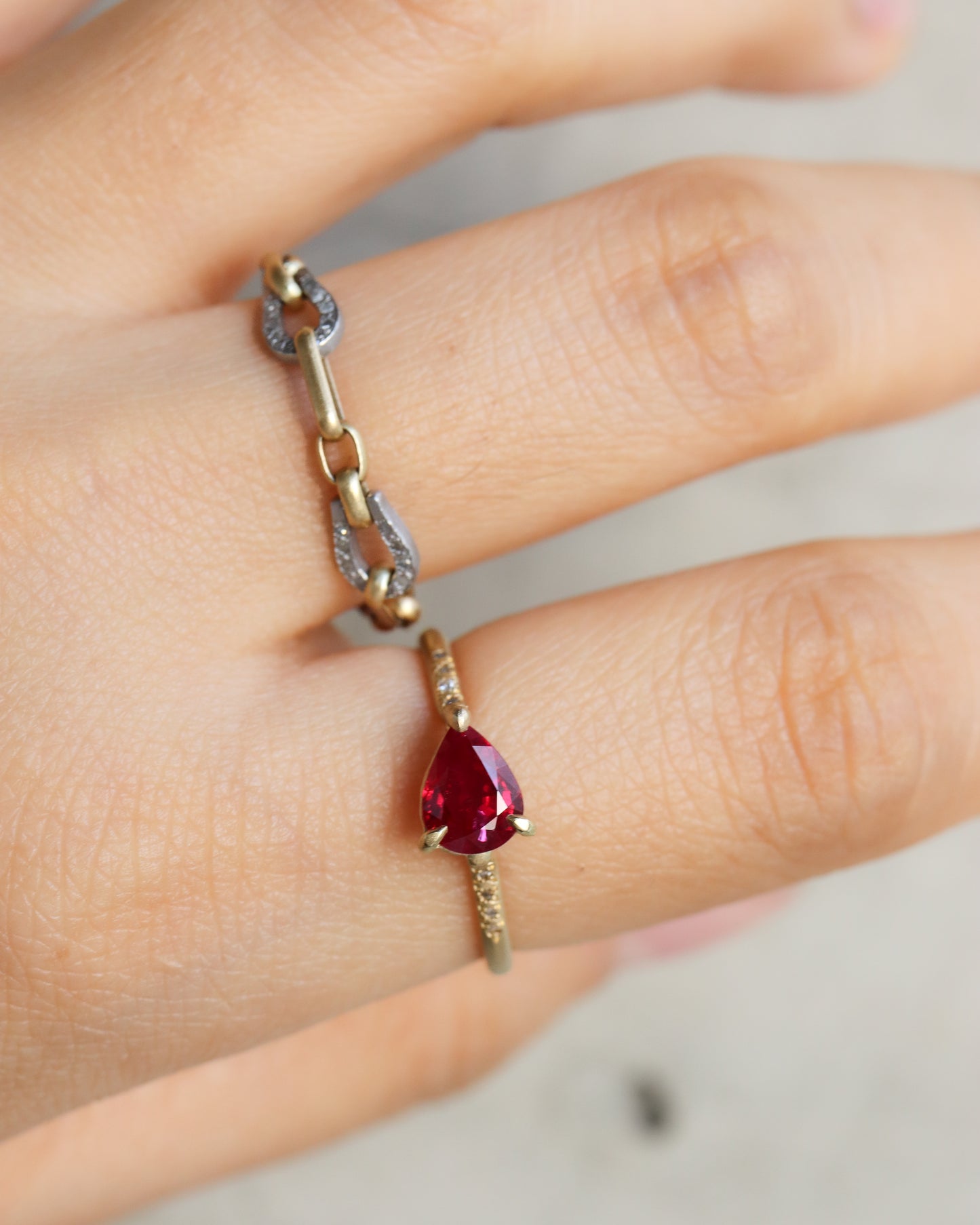【coming soon】Prong Ring - Ruby -
