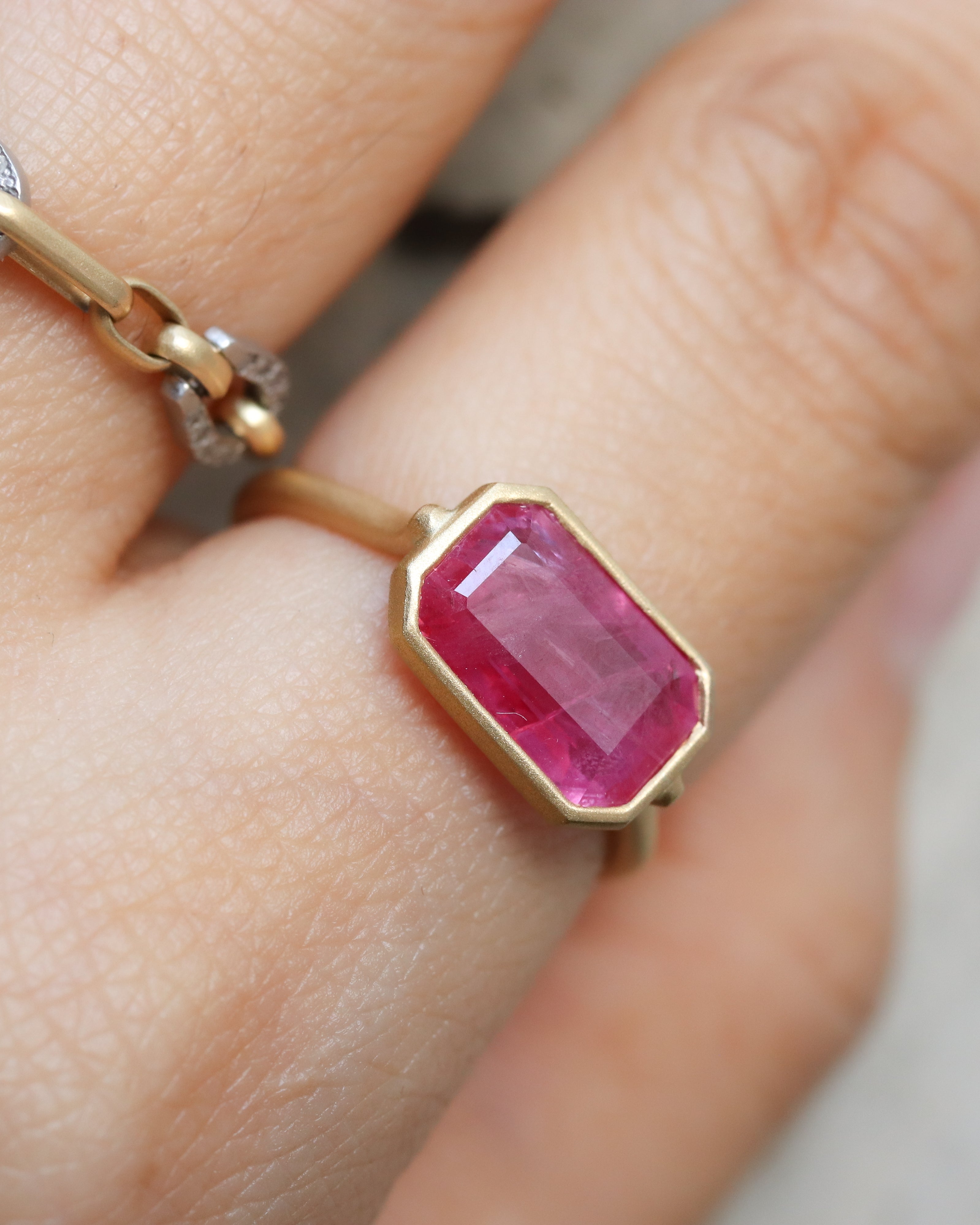 Collet Ring - Ruby -