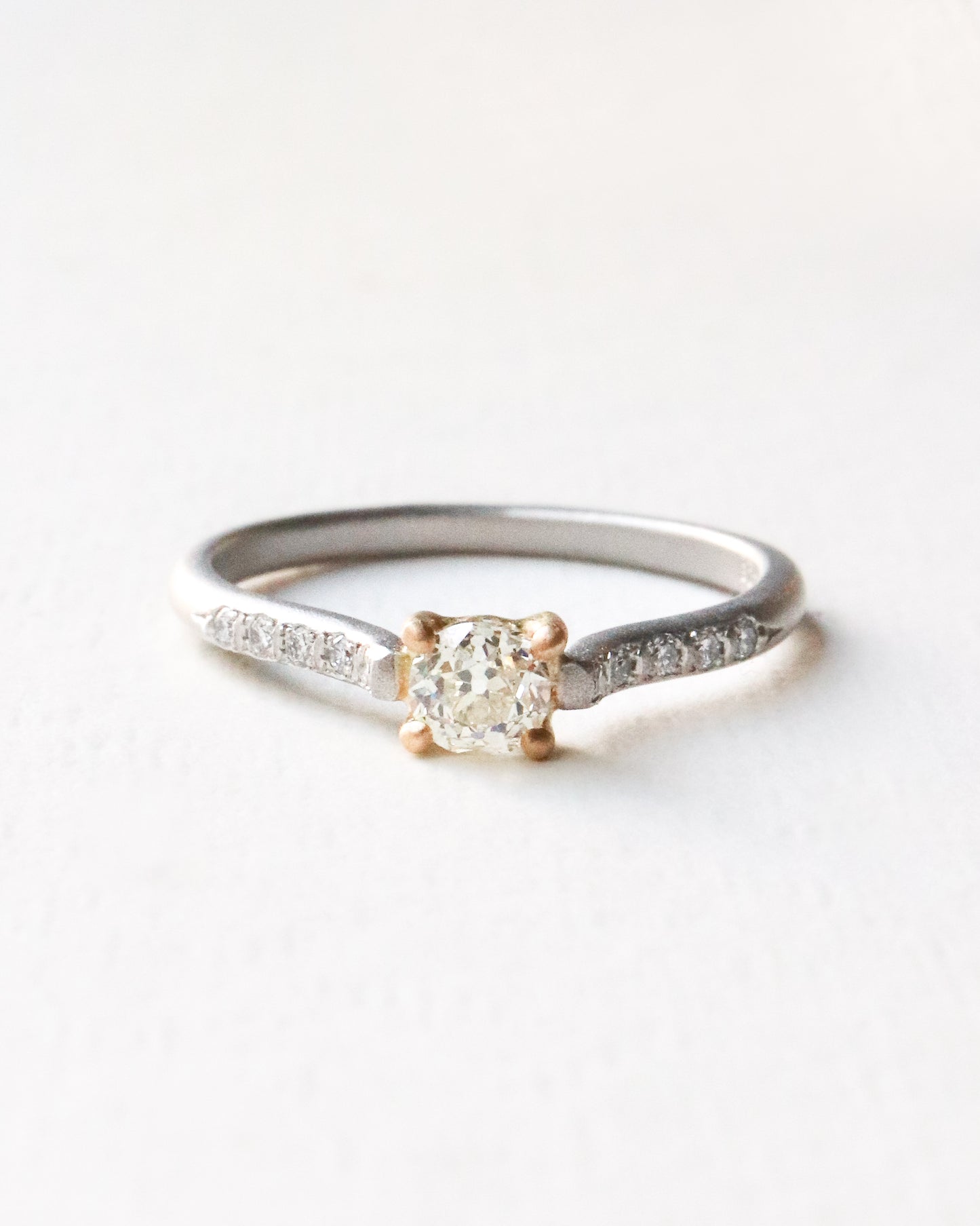 Prong Ring - Diamond -