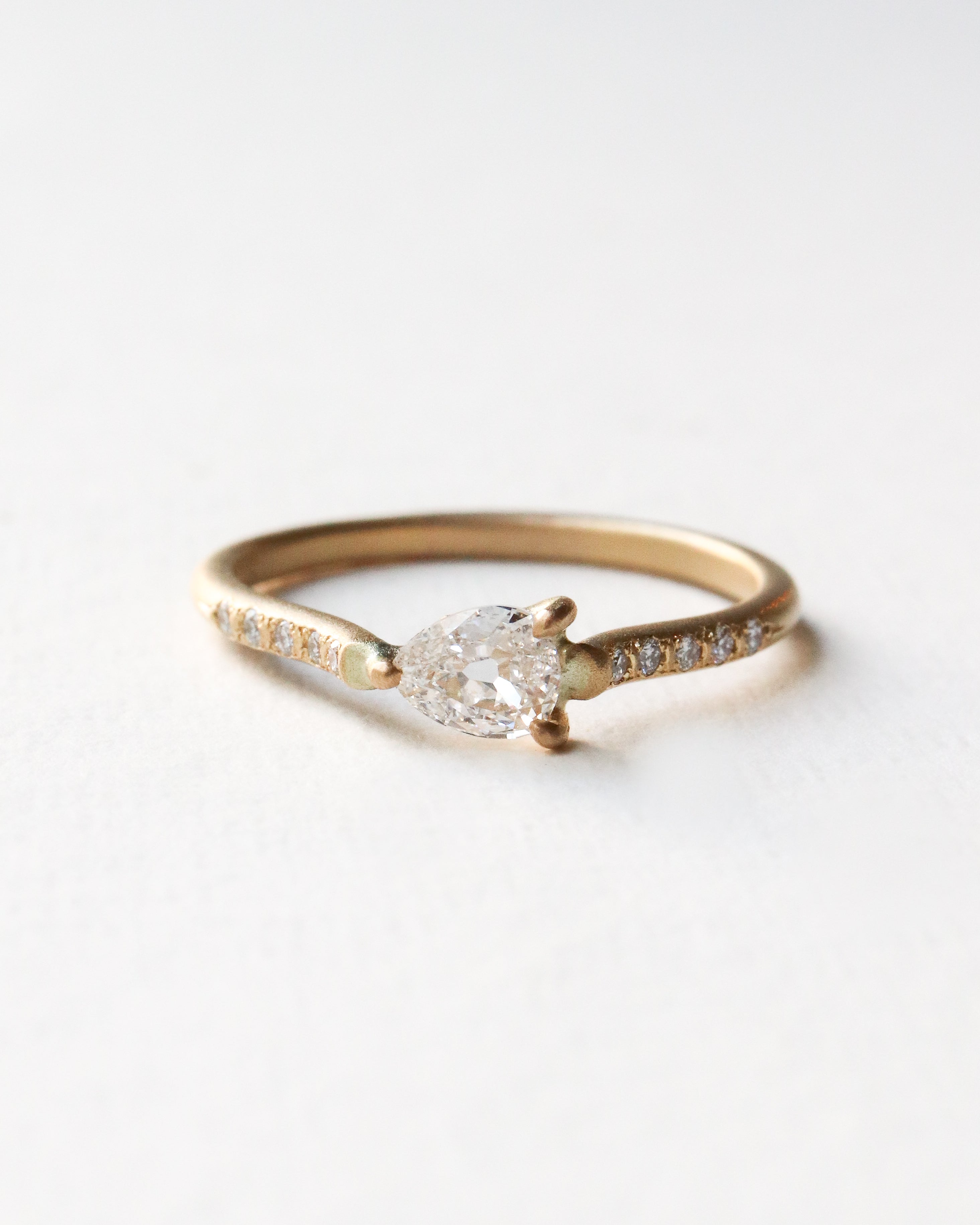 Prong Ring - Diamond -