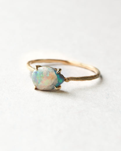 Flat Ring - Opal -