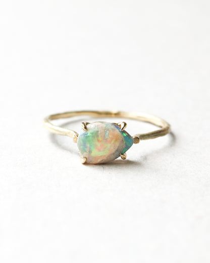 Flat Ring - Opal -