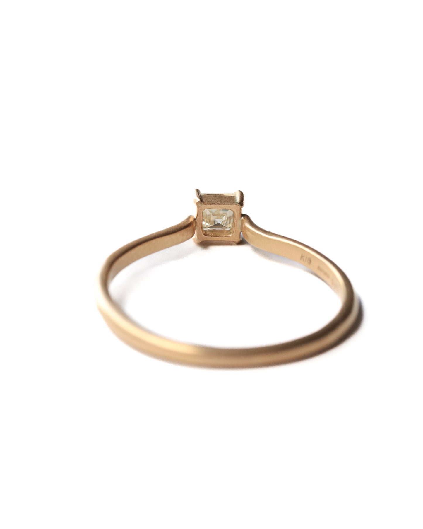 Prong Ring - Diamond -