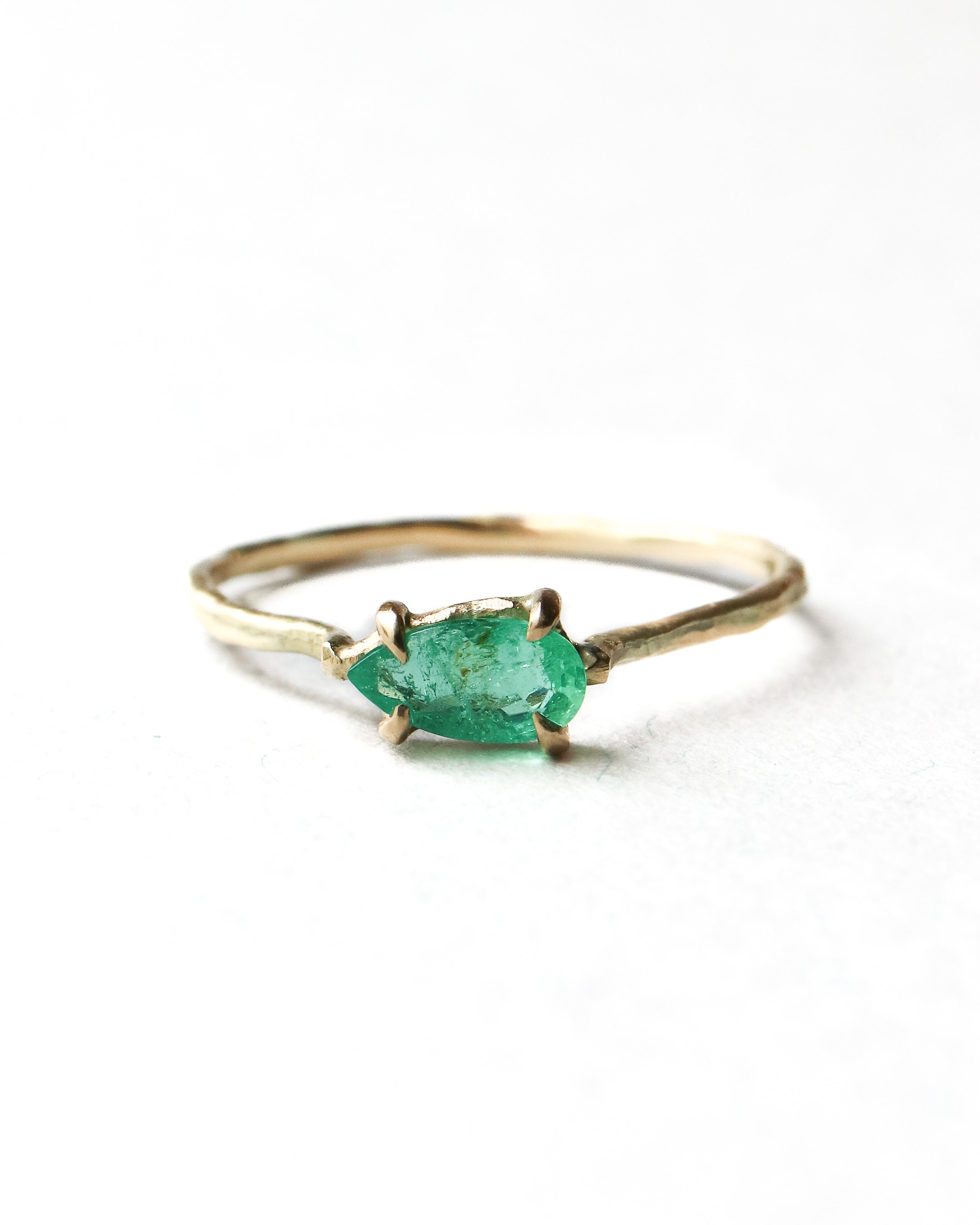 Flat Ring - Emerald -