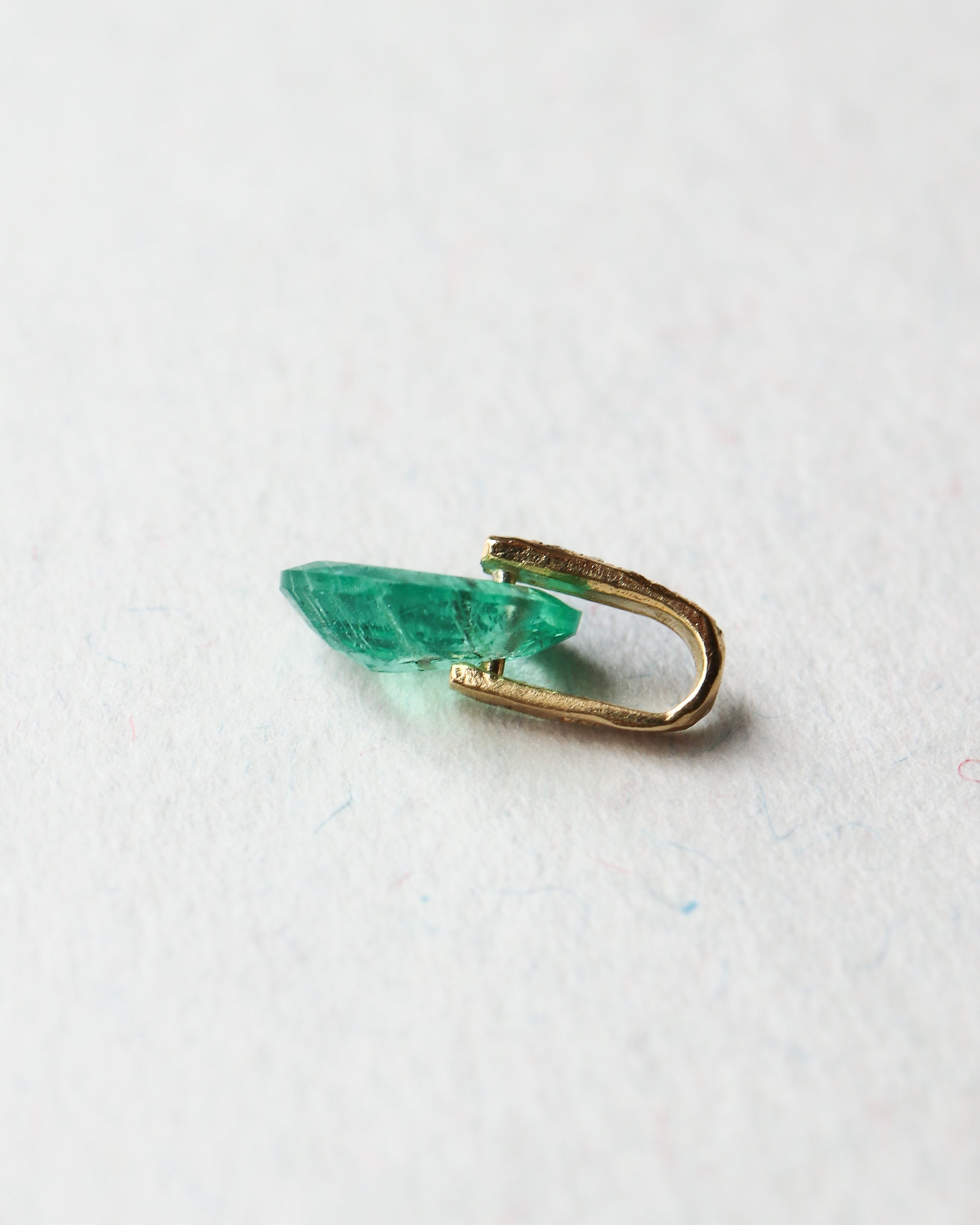 Hibiki Stone Necklace - Emerald -